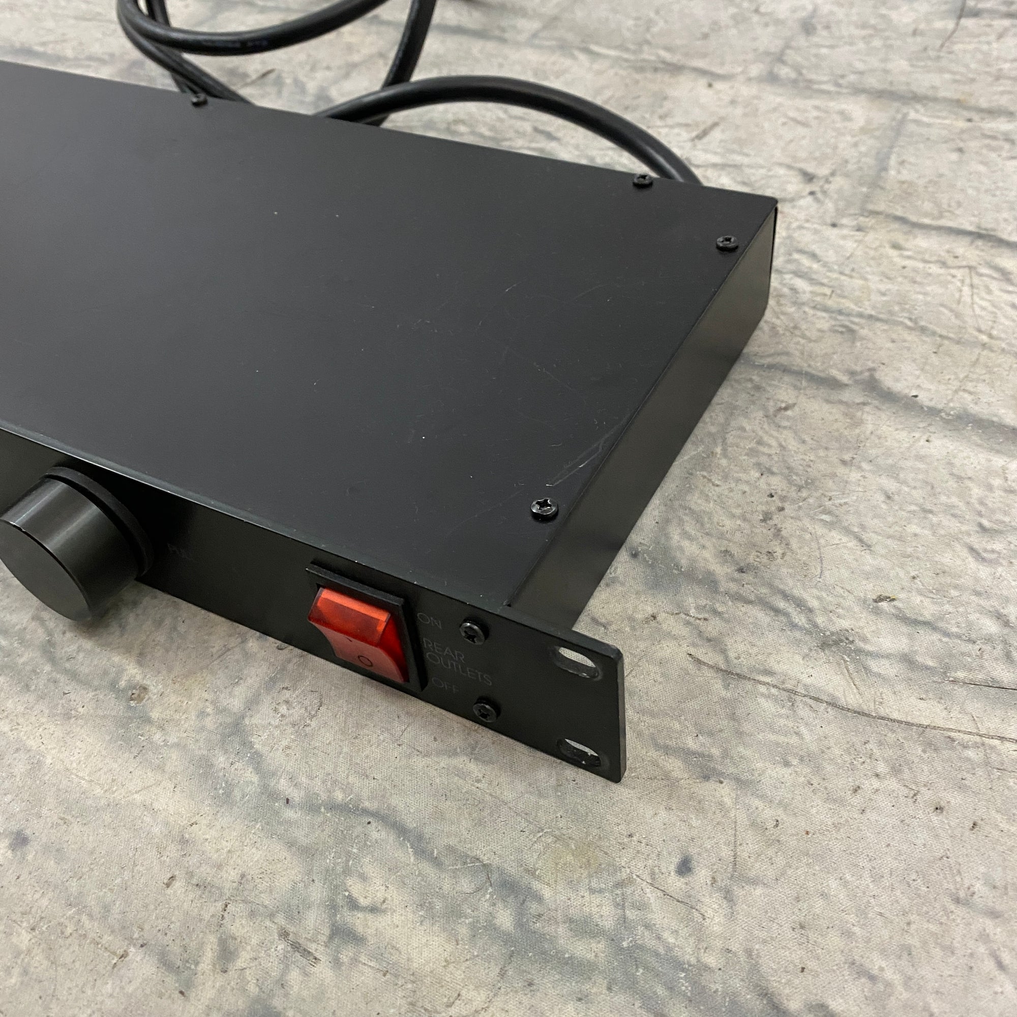 Furman RP-8L Power Conditioner
