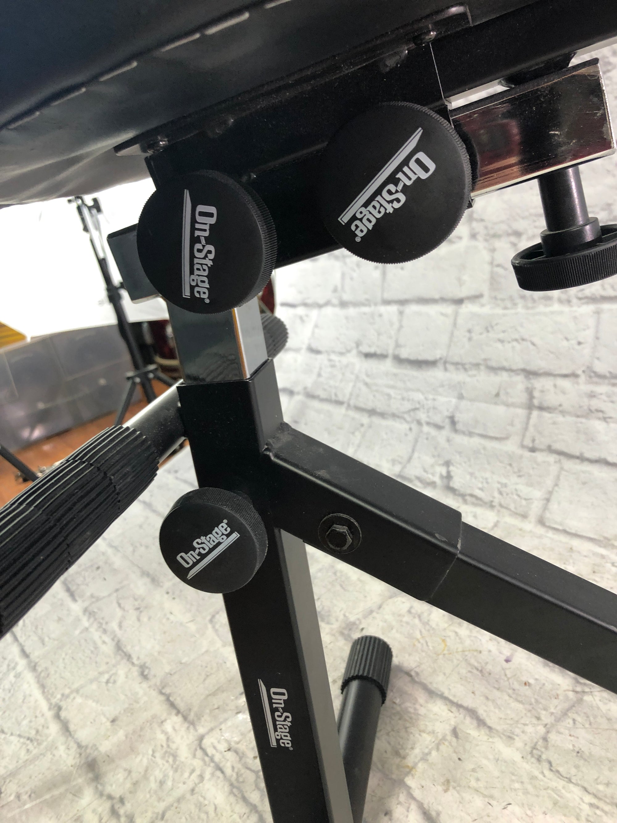 On-Stage DT8500 Throne with Backrest