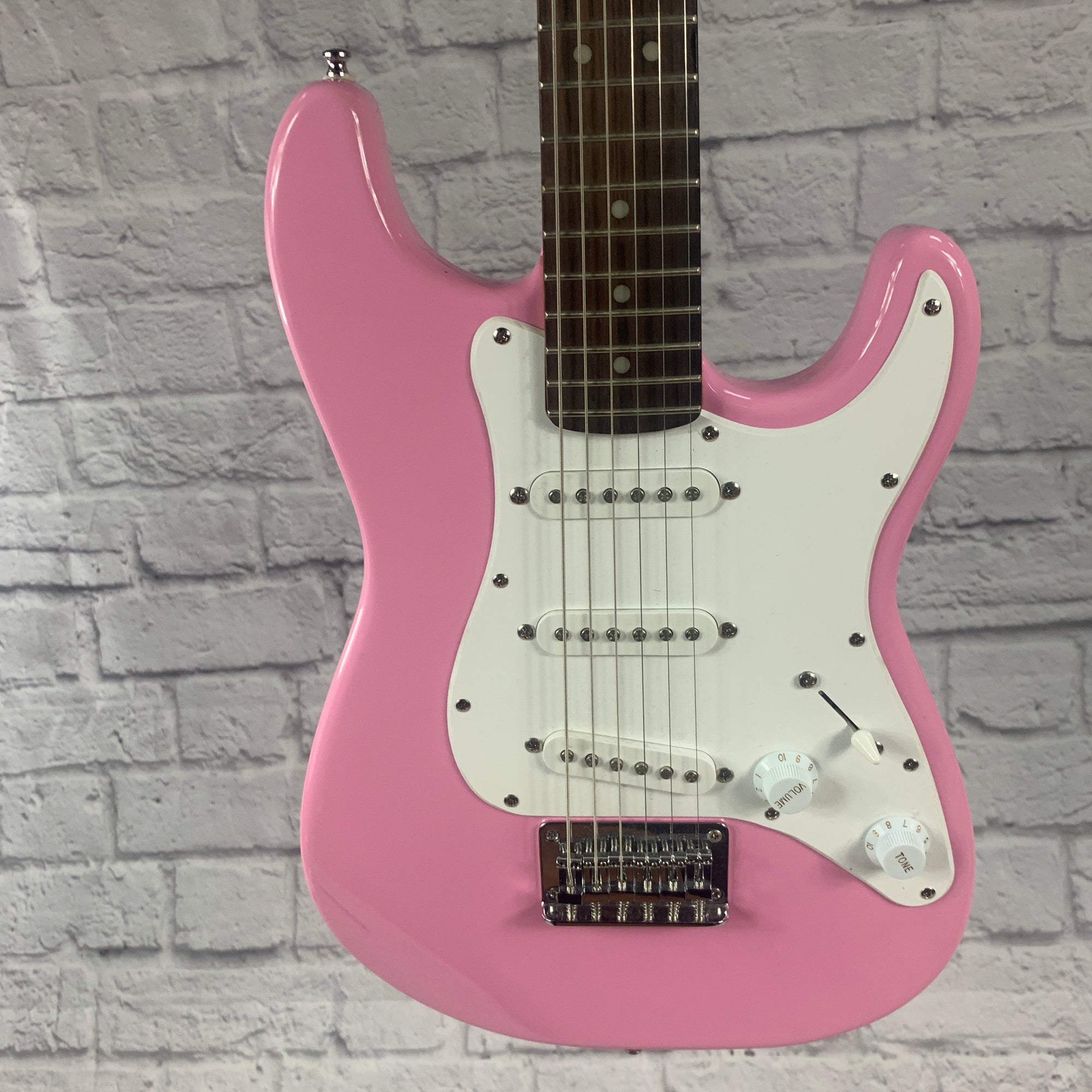 【10714】 Squier Stratocaster mini pink Squier Strat Mini Shell Pink