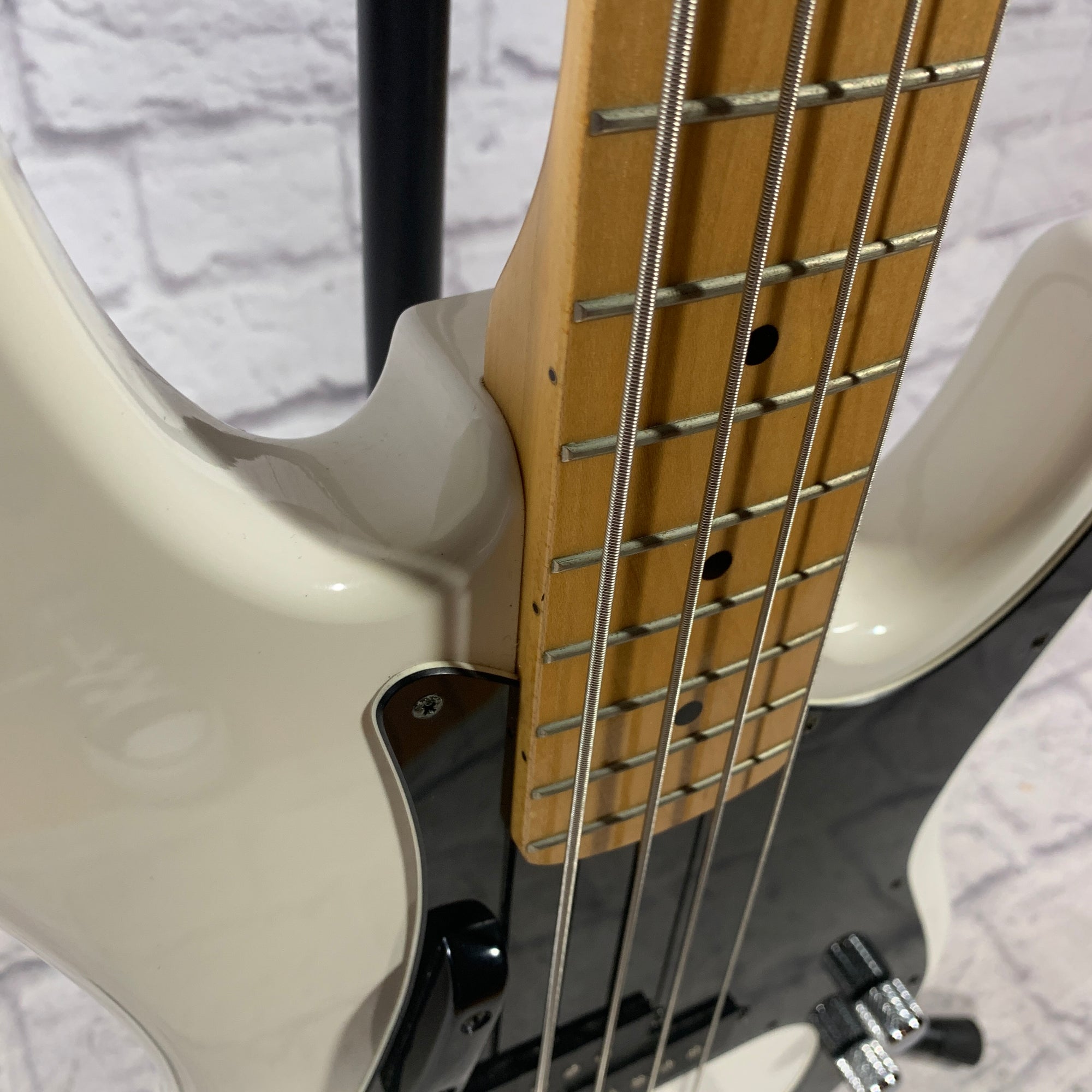 Epiphone 4 String Accu Bass Guitar