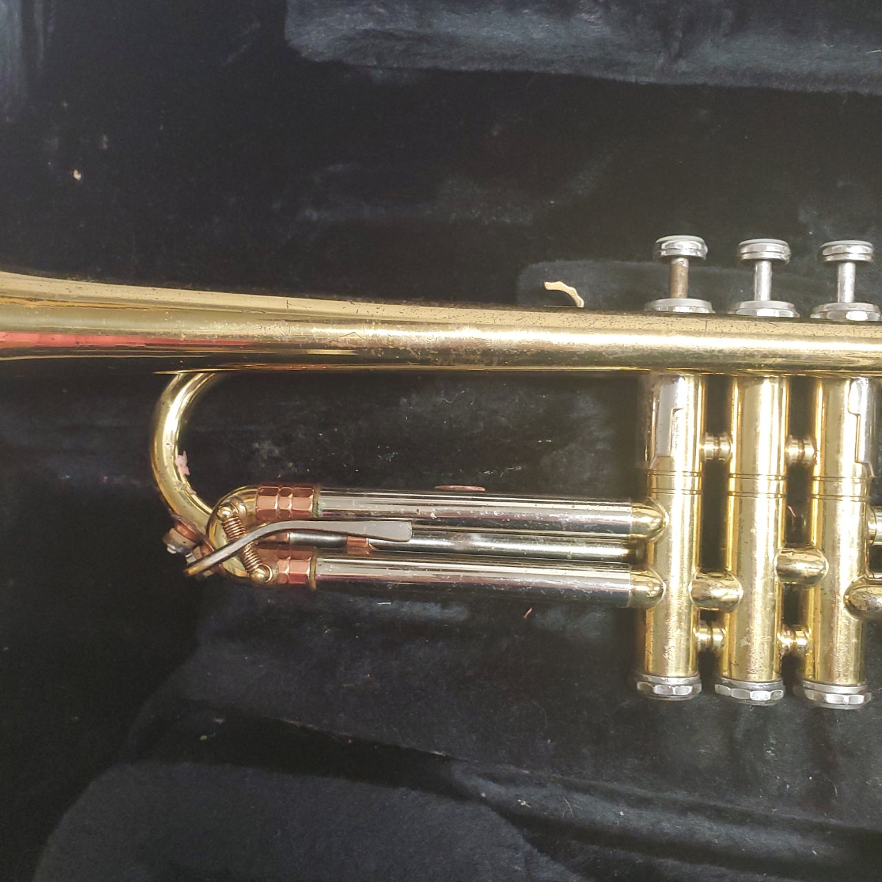 Getzen Super Deluxe Tone Balanced Trumpet with Case