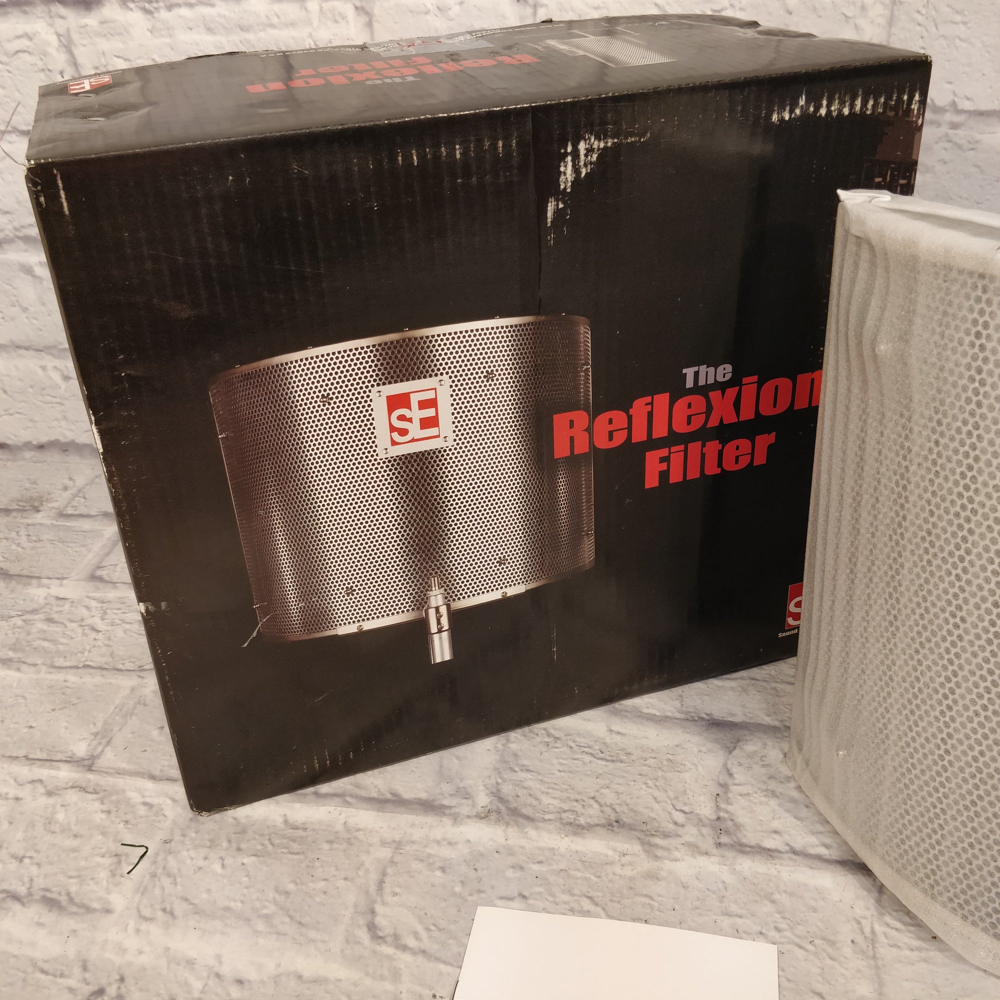 SE The Reflexion Filter PRO Portable Vocal Booth (Unused)