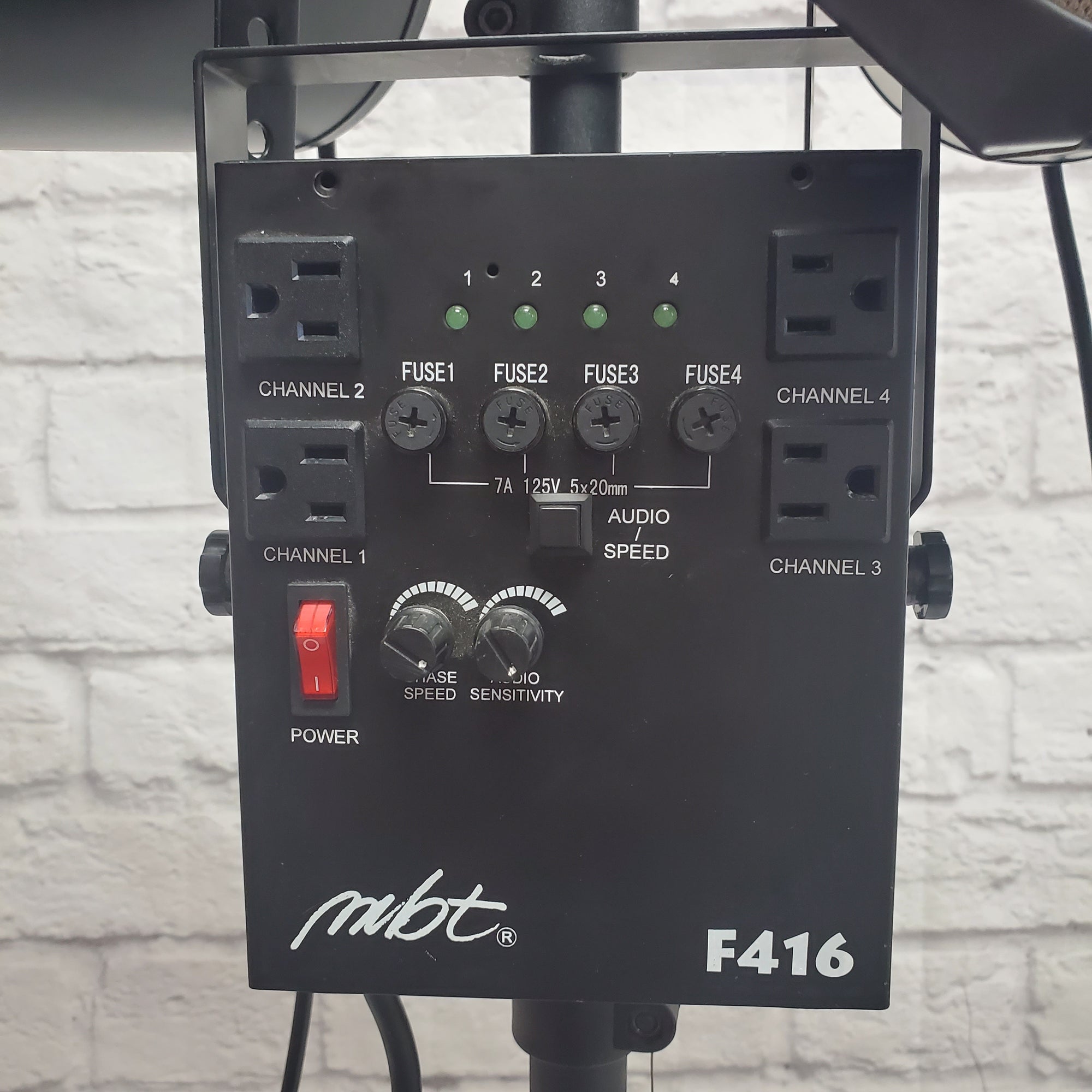 MBT F416 Controller w/ 4x P38s Cans and Stand