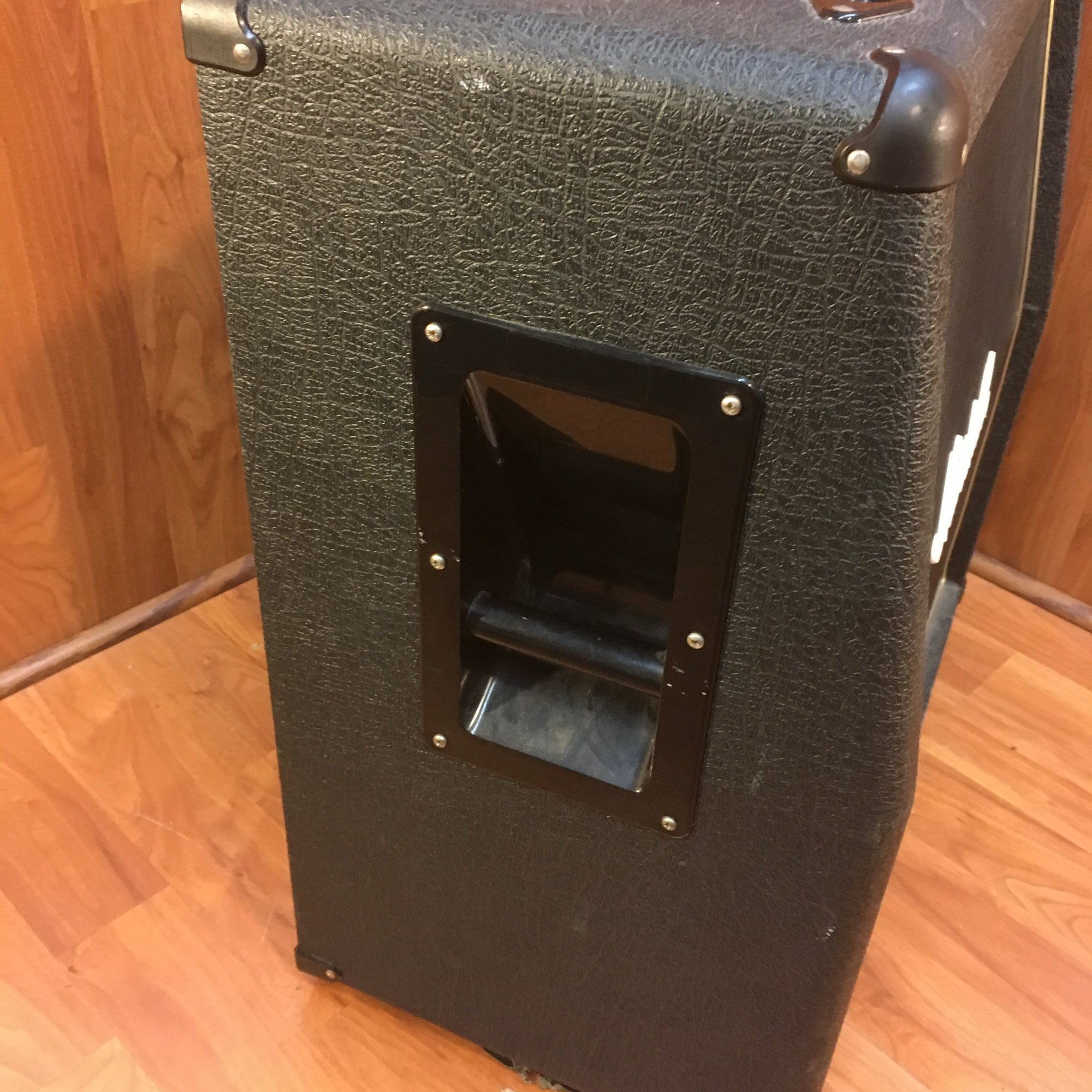 ** Marshall AVT412 Lead 412 Slant Guitar Cabinet