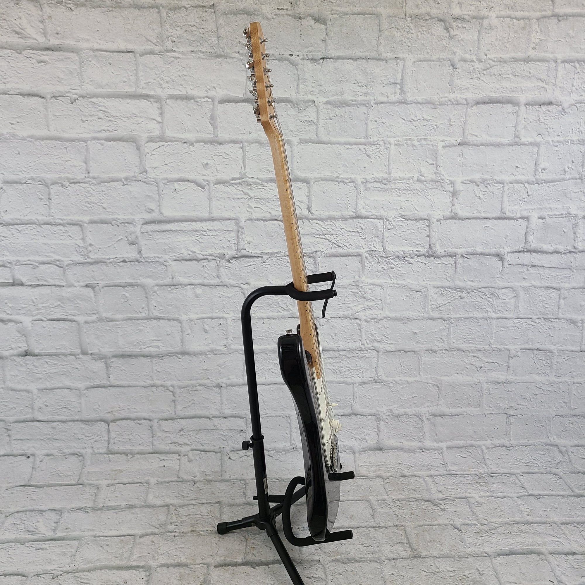 Fender Starcster Electric Guitar