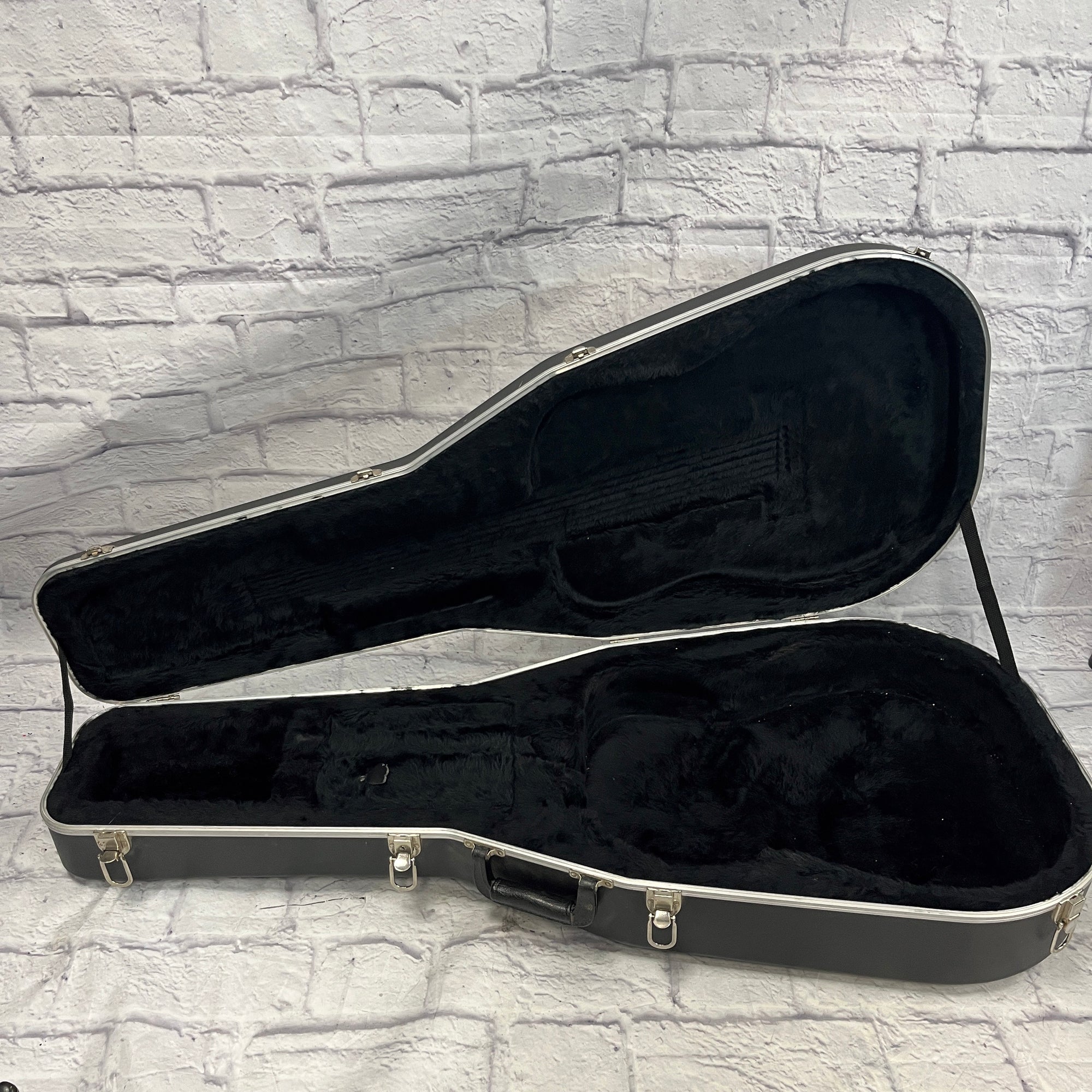 Unknown Dreadnaught Acoustic Guitar Hard Case