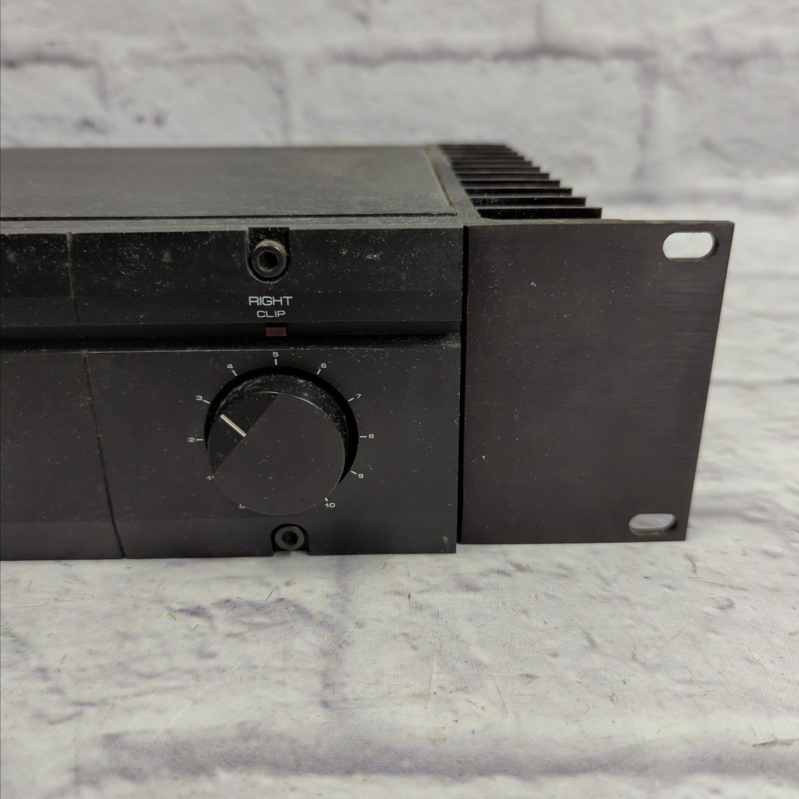 Alesis RA100 Reference Power Amp