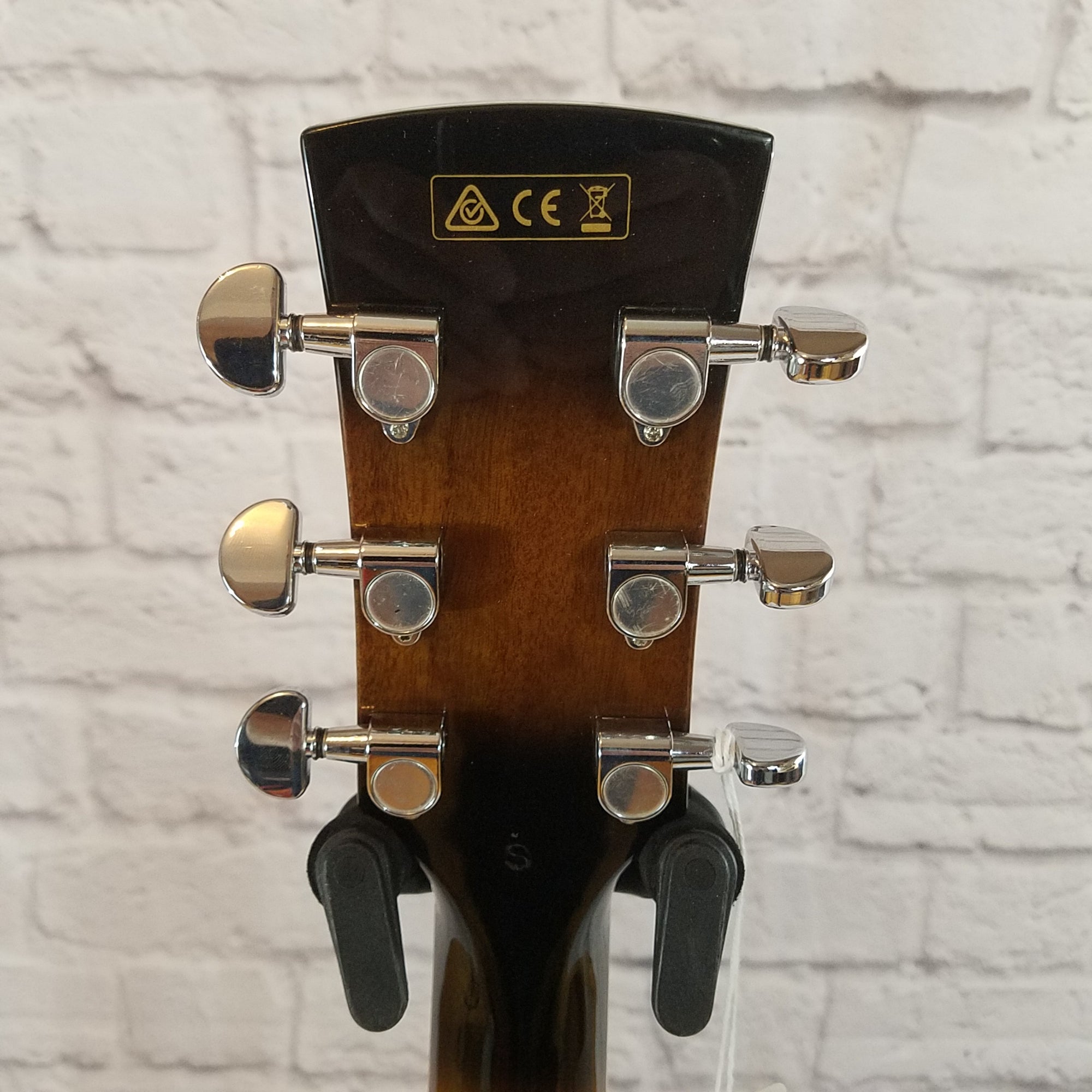 ** Ibanez PF28ECE Performance Series Dreadnought Cutaway Acoustic-Electric Guitar