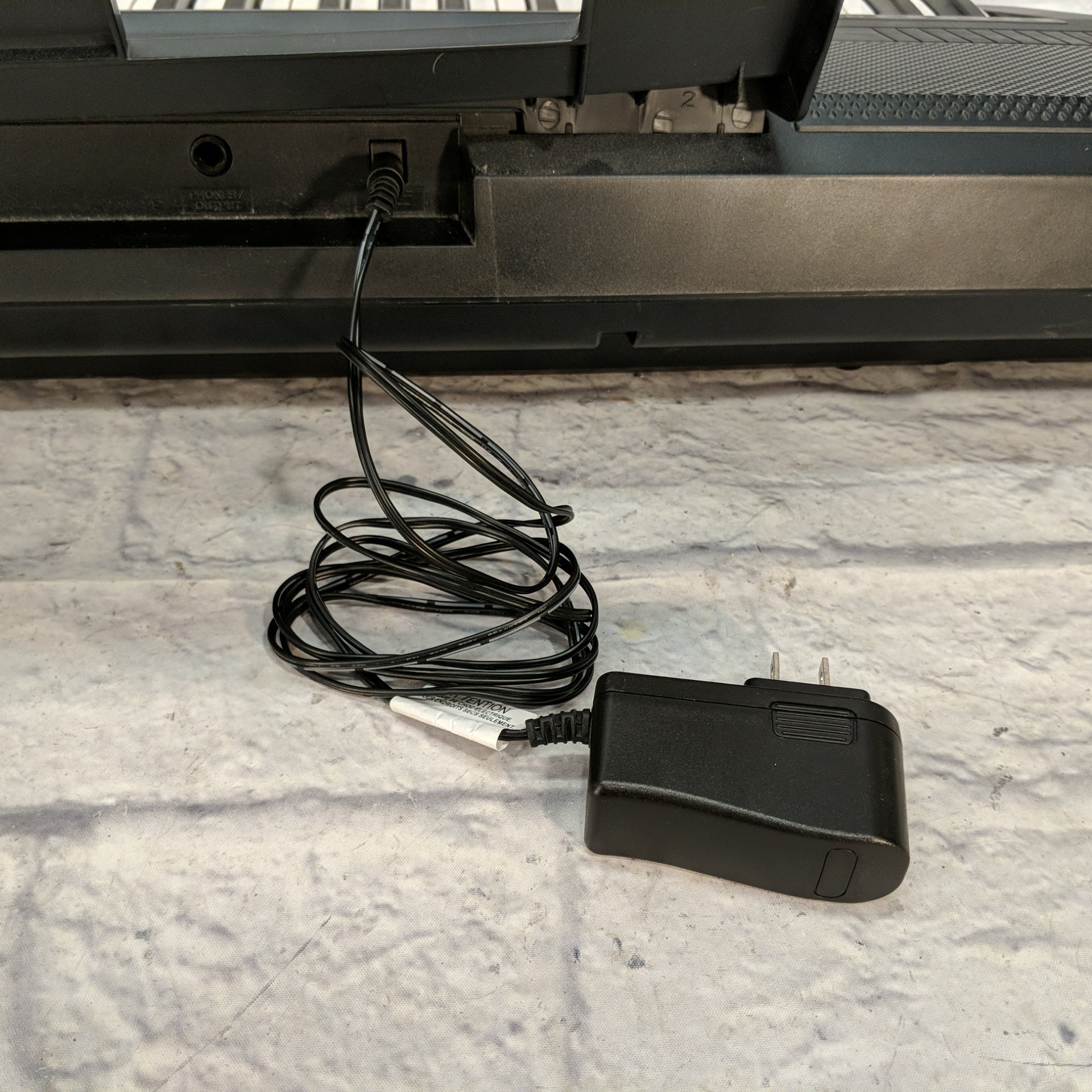 Yamaha YPT240 61-Key Portable Keyboard with USB
