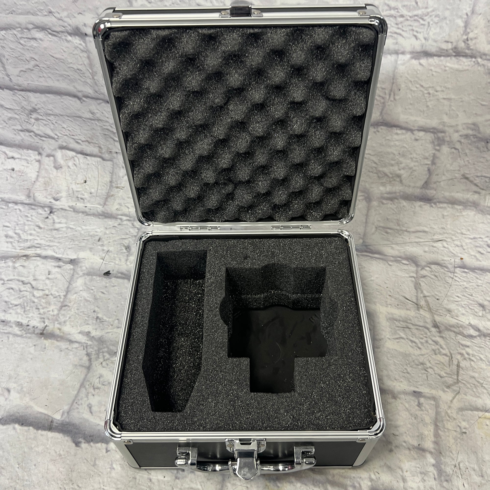 AKG P220 Condenser Microphone with Shock Mount and Case