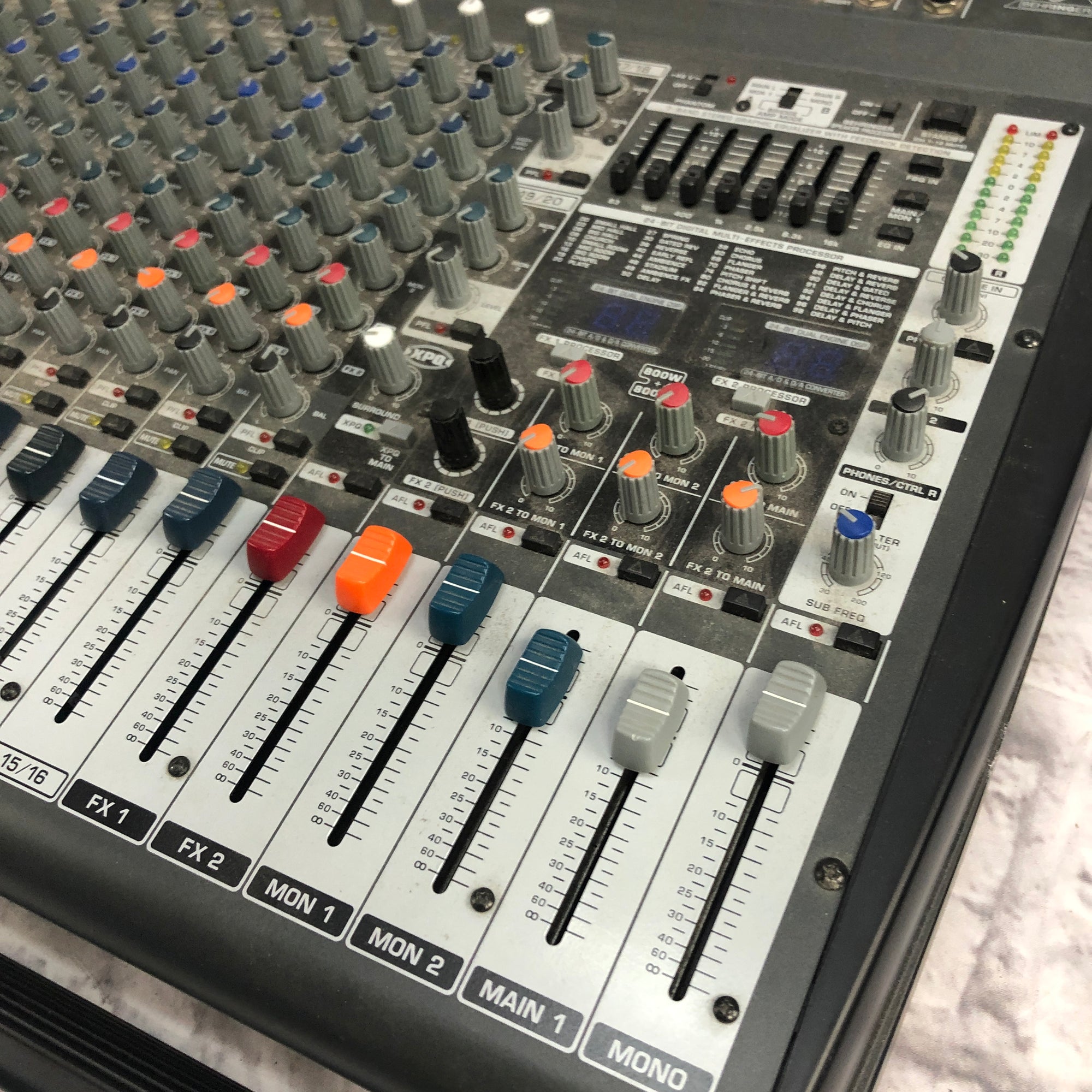 Behringer PMP6000 Powered Mixer