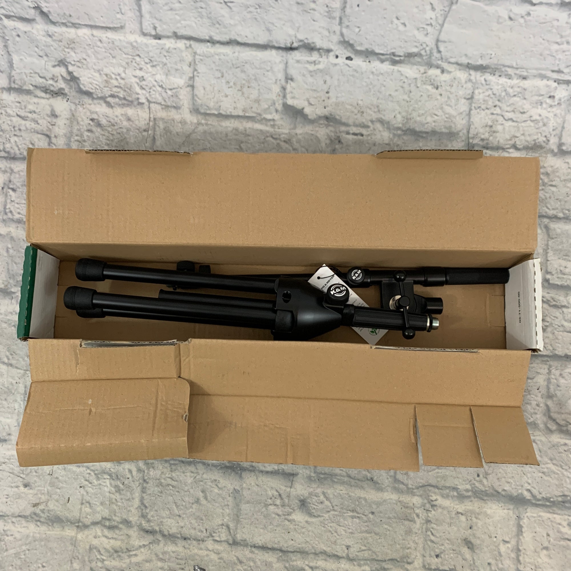 K&M 5/8" Amp Mic Boom Stand