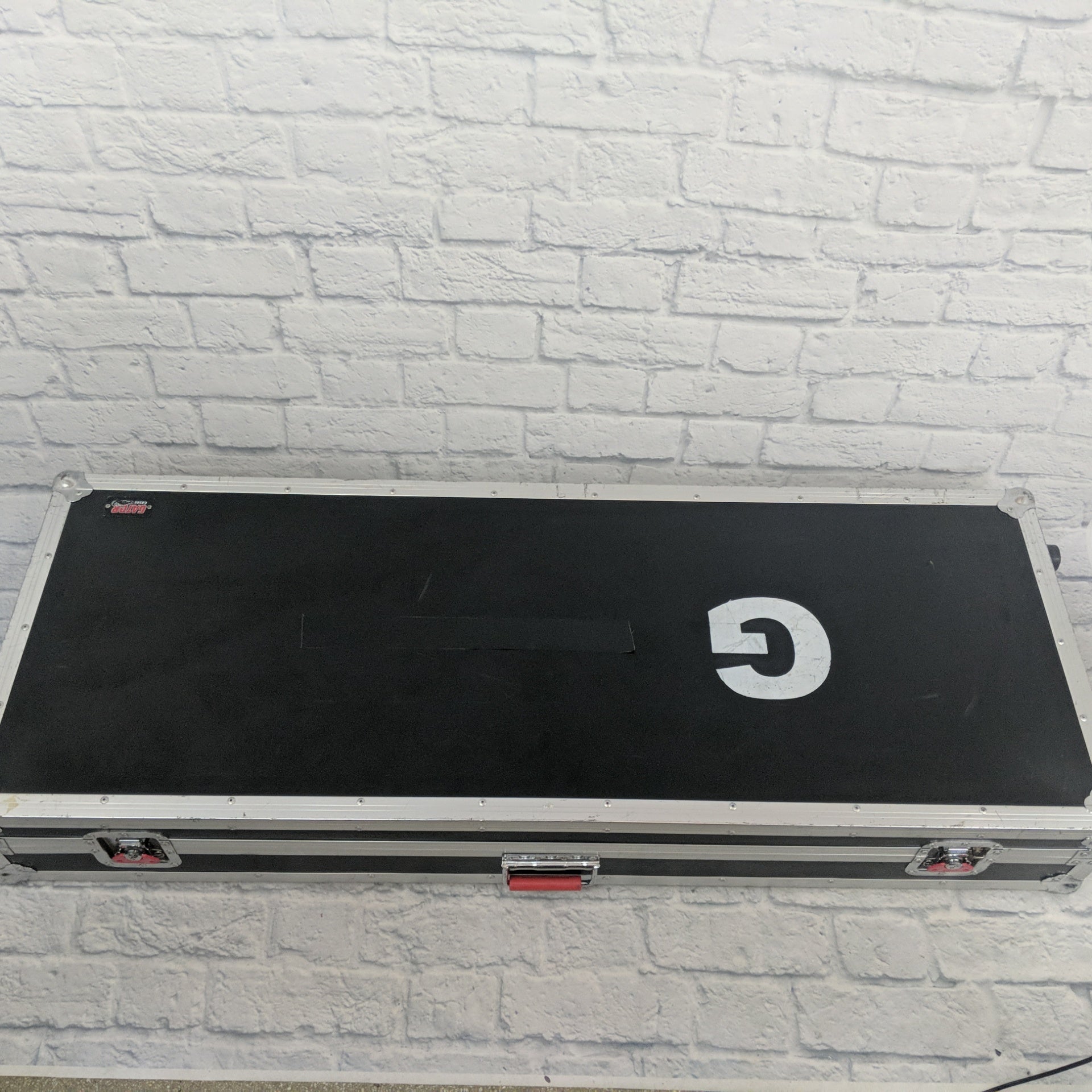 Gator Cases G-TOUR-88V2XL Extra Large 88 Note Road Case w/ wheels