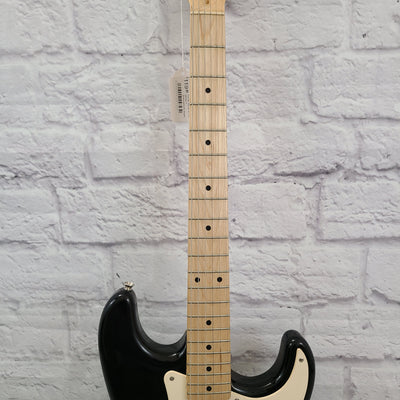 Fender Squier Affinity Series™ Stratocaster®, Maple Fingerboard, Black Electric Guitar