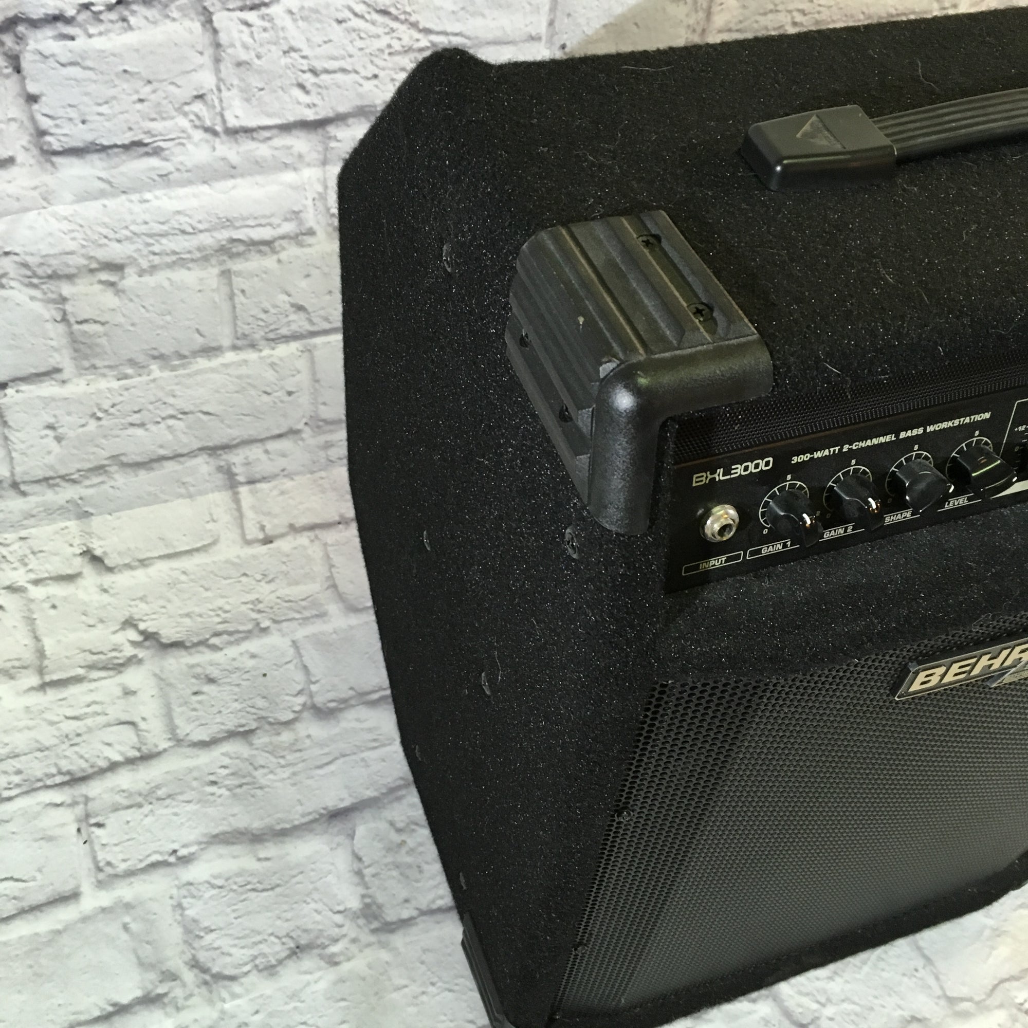 D268 BEHRINGER ULTRABASSアンプ BXL3000 音出OK D268 BEHRINGER ULTRABASSアンプ BXL3000 音出OK Behringer