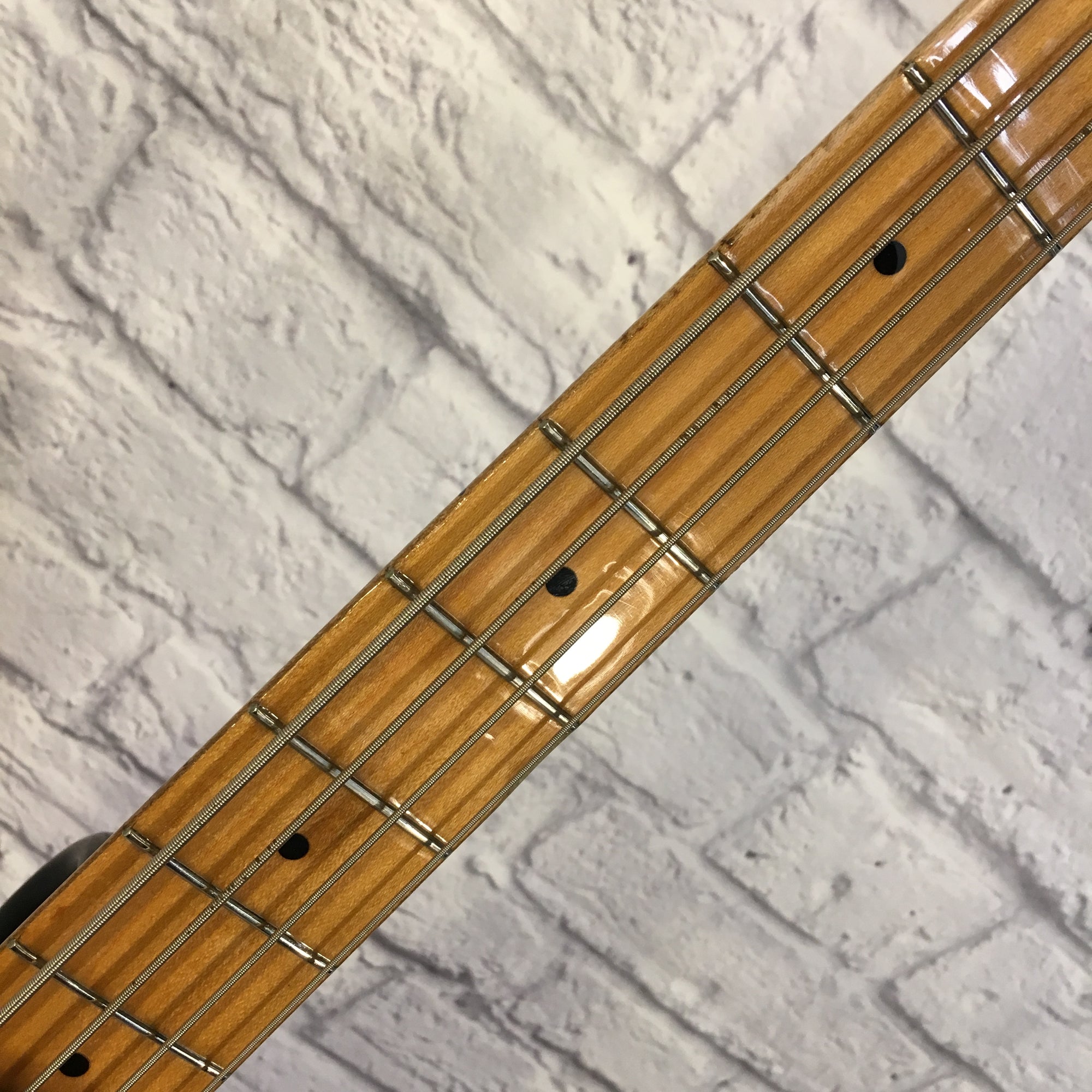 Squier Vintage Modified Precision Bass Candy Red