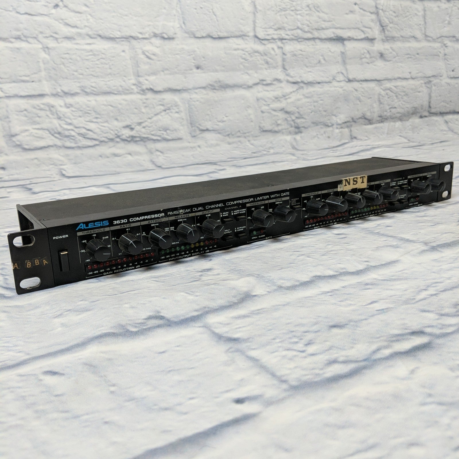 Alesis 3630 Dual-Channel Compressor / Limiter with Gate