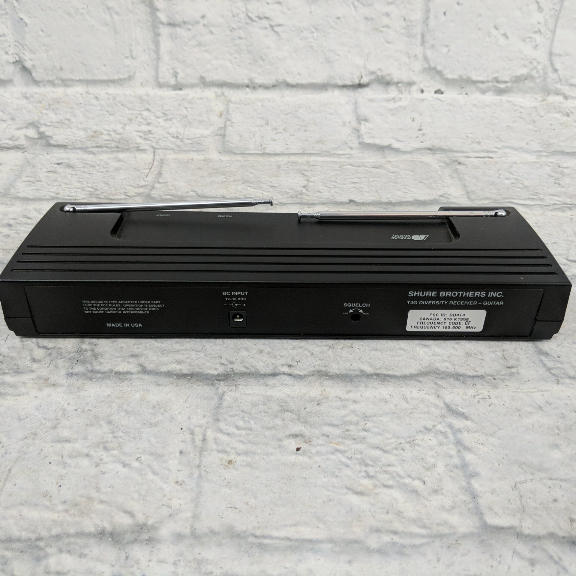 Shure Wireless Guitar System T4G Diversity Receiver and T1G Transmitter