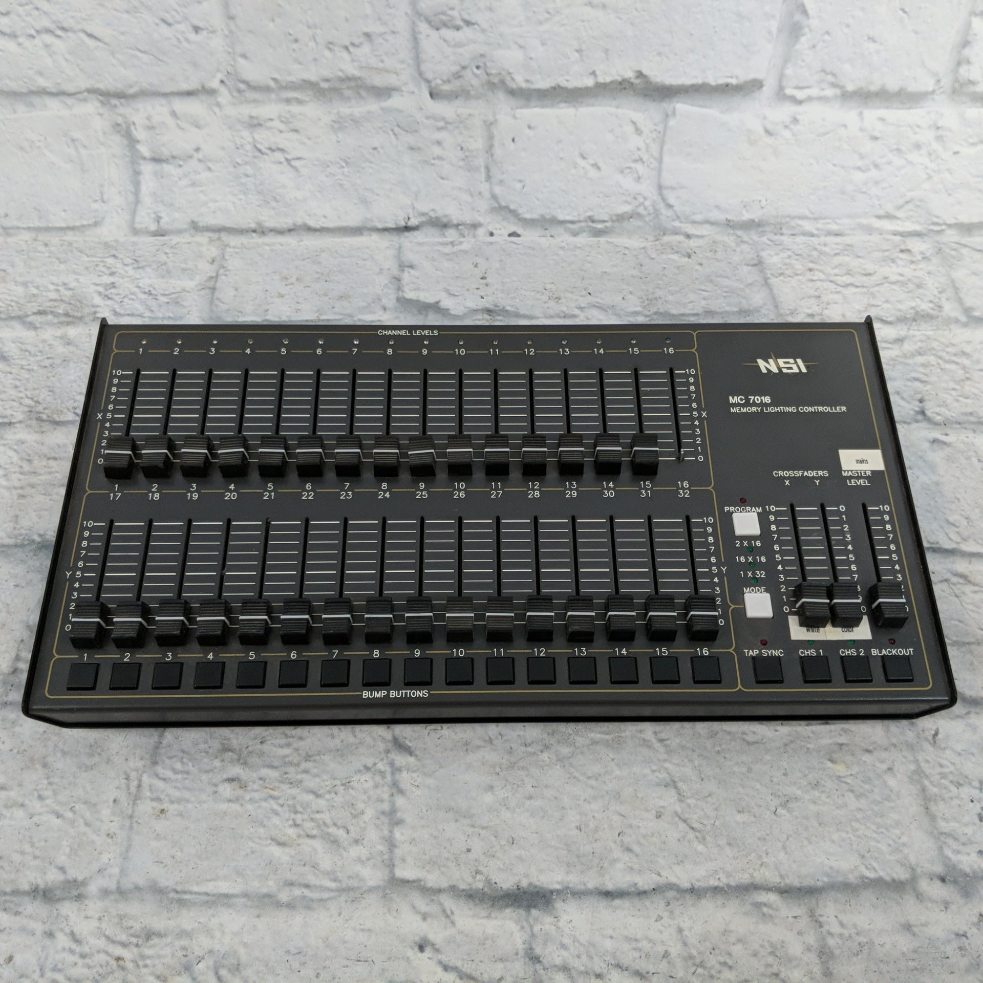 Leviton NSI MC 7016 DMX Memory Lighting Controller - Evolution Music