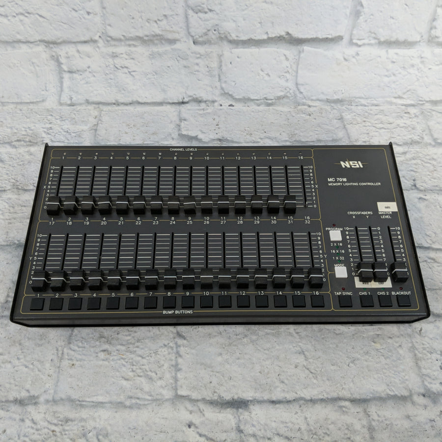 Leviton NSI MC 7016 DMX Memory Lighting Controller