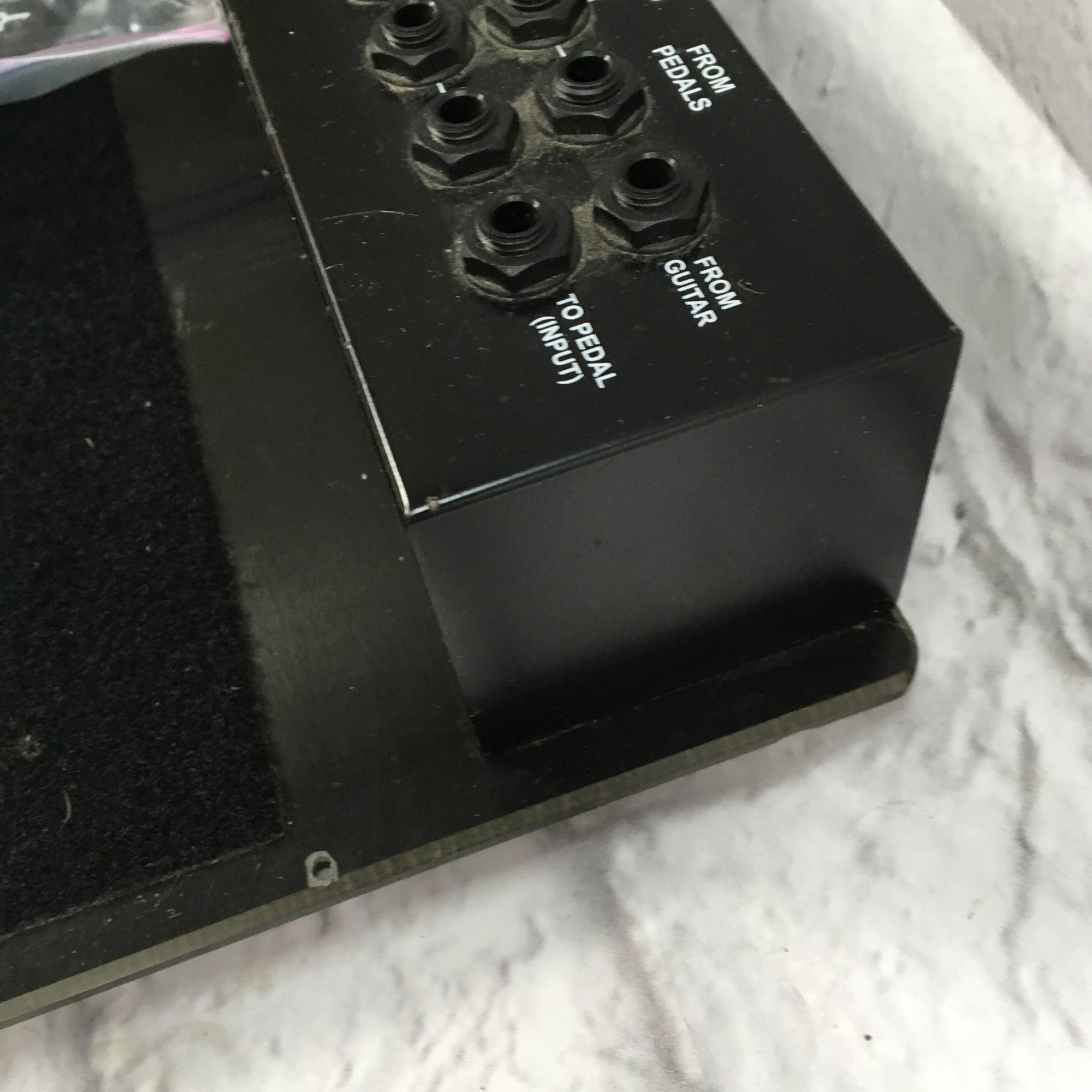 Furman SPB-8 Powered Pedalboard
