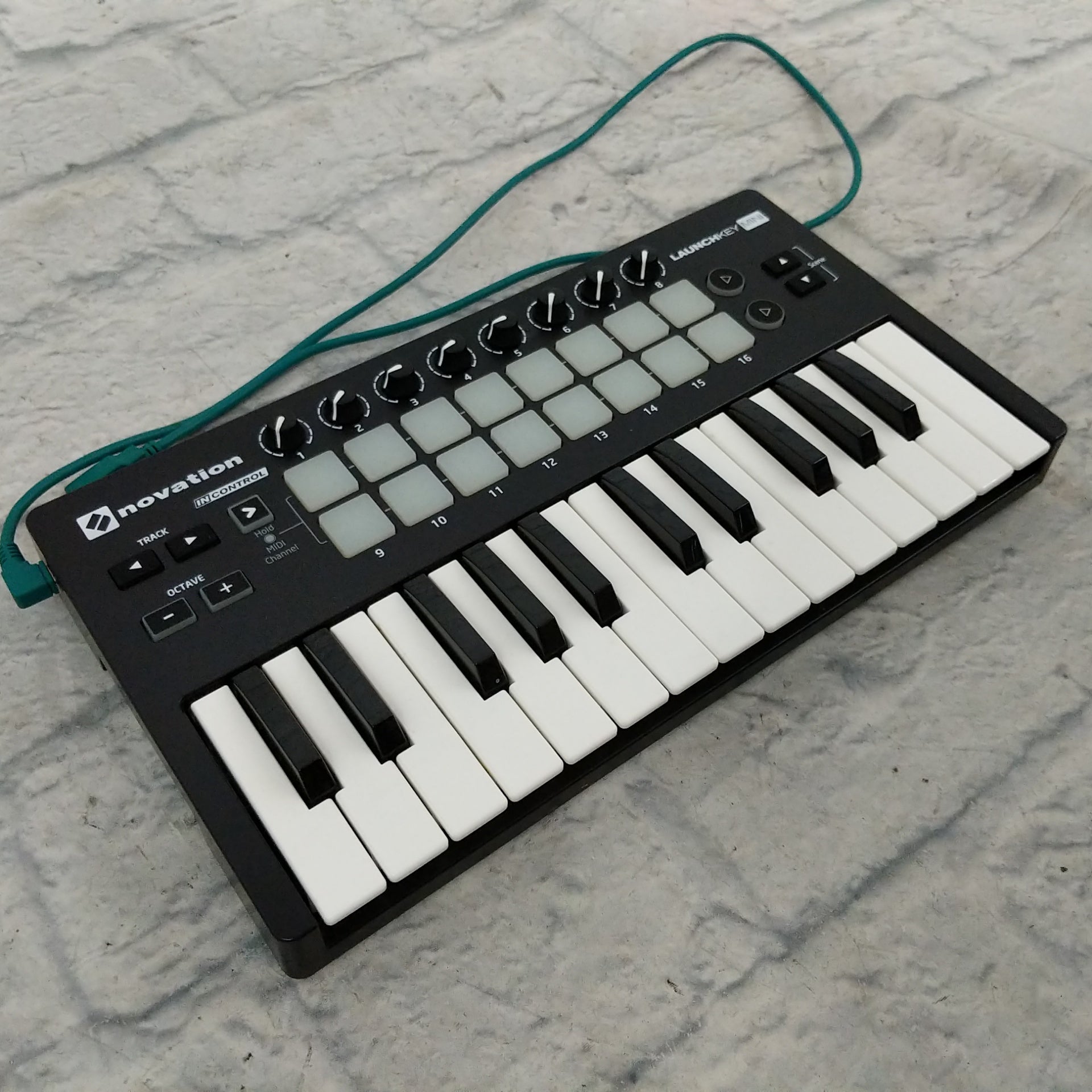 Novation Launch Key Mini