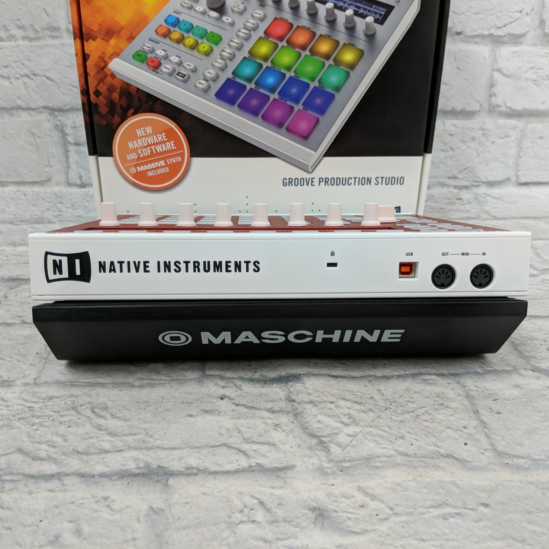 Native Instruments Maschine Mark II with Software, Red