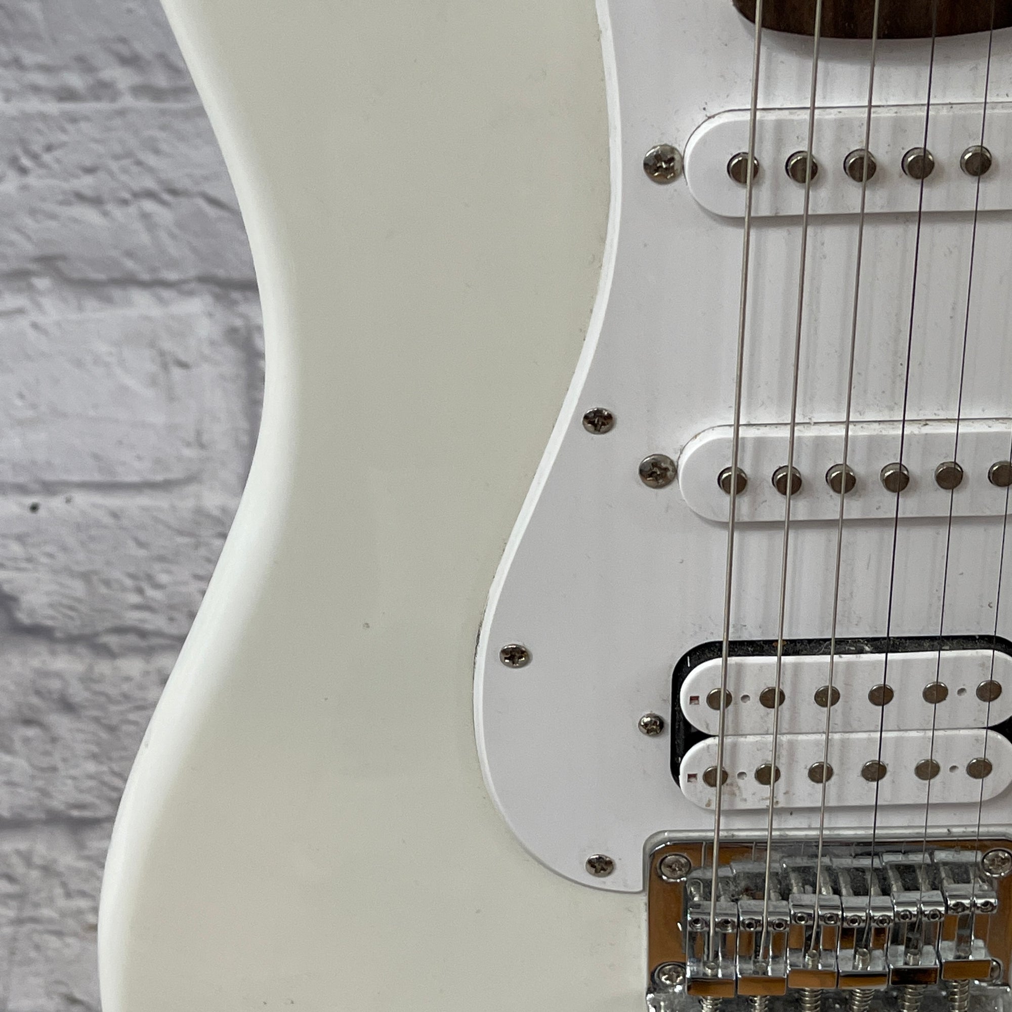 Squier Bullet Strat HSS White Electric Guitar
