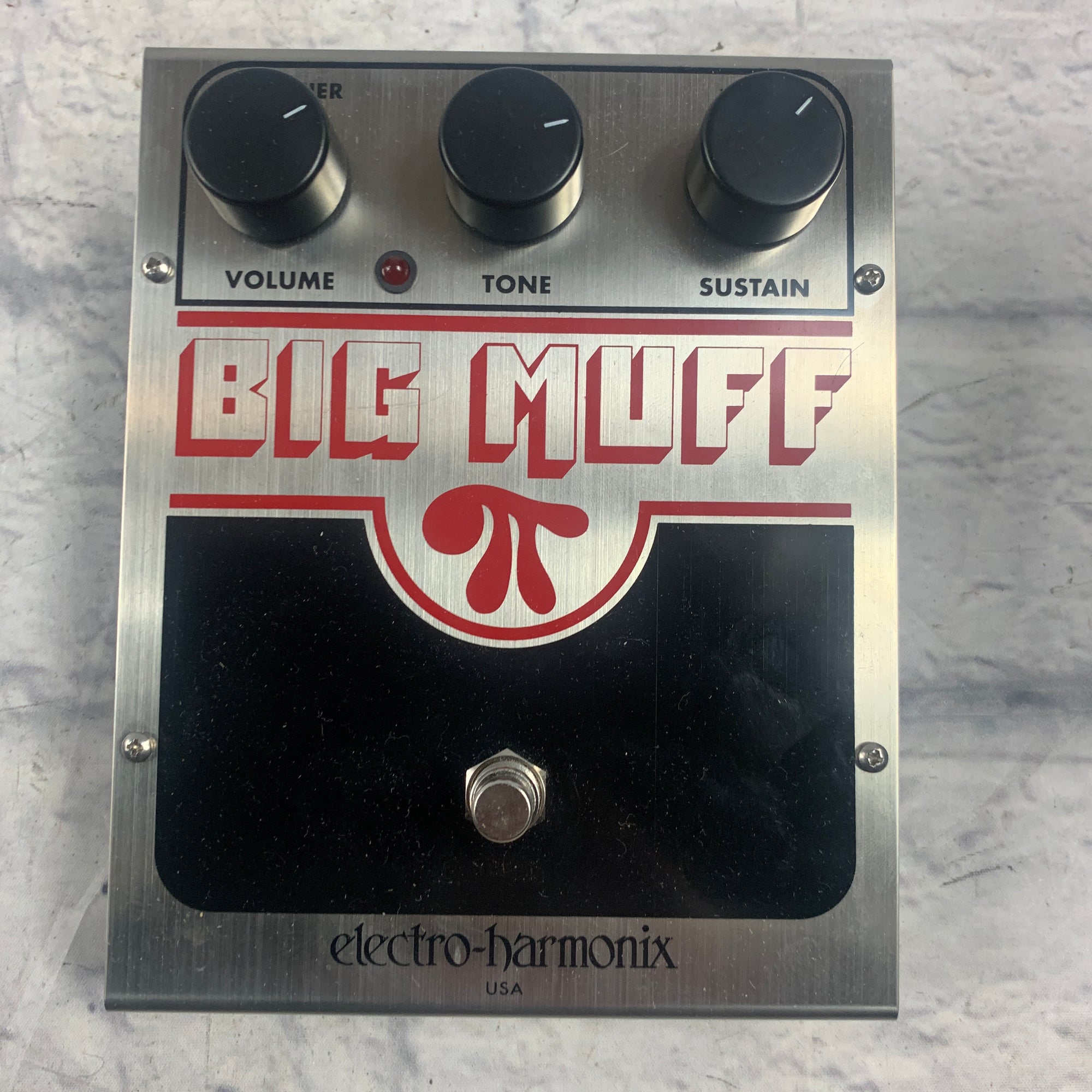 Electro-Harmonix Big Muff Pi Distortion/Fuzz Pedal