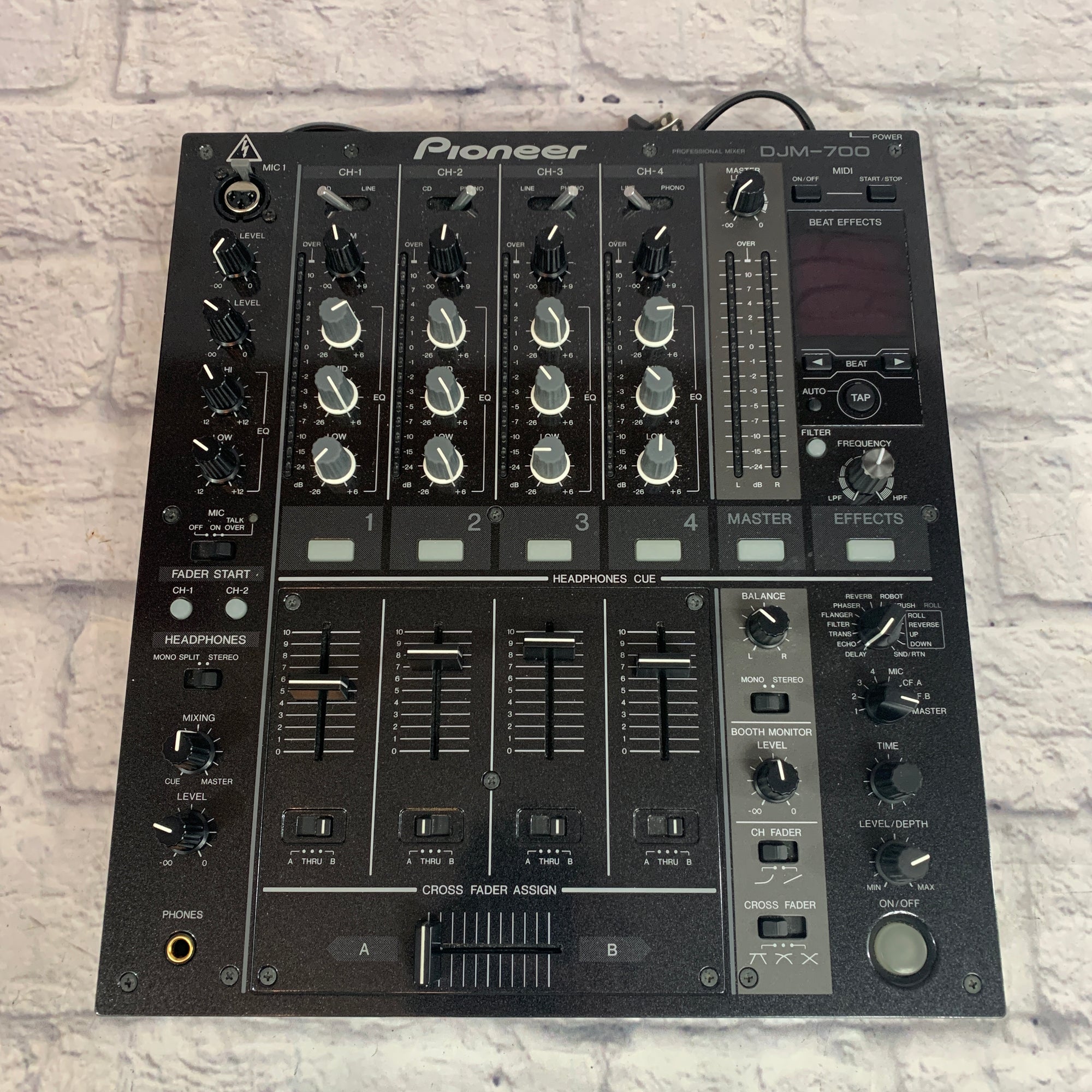 Pioneer DJM-700 with Odyssey Flight Case - Evolution Music