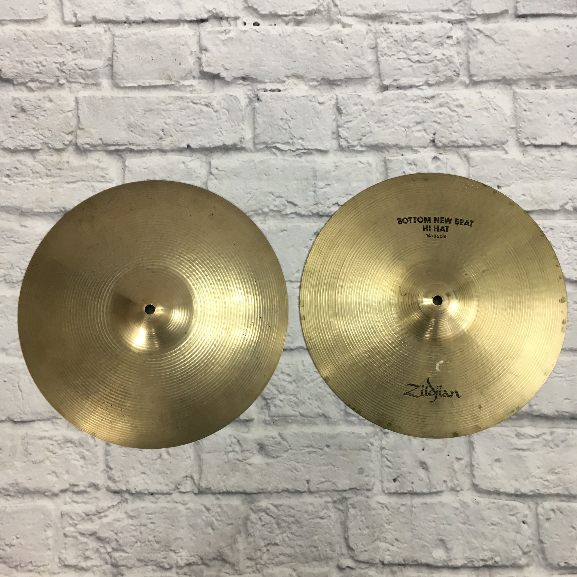 Zildjian 14in New Beat Bottom Hi Hat with 2004 Avedis Top
