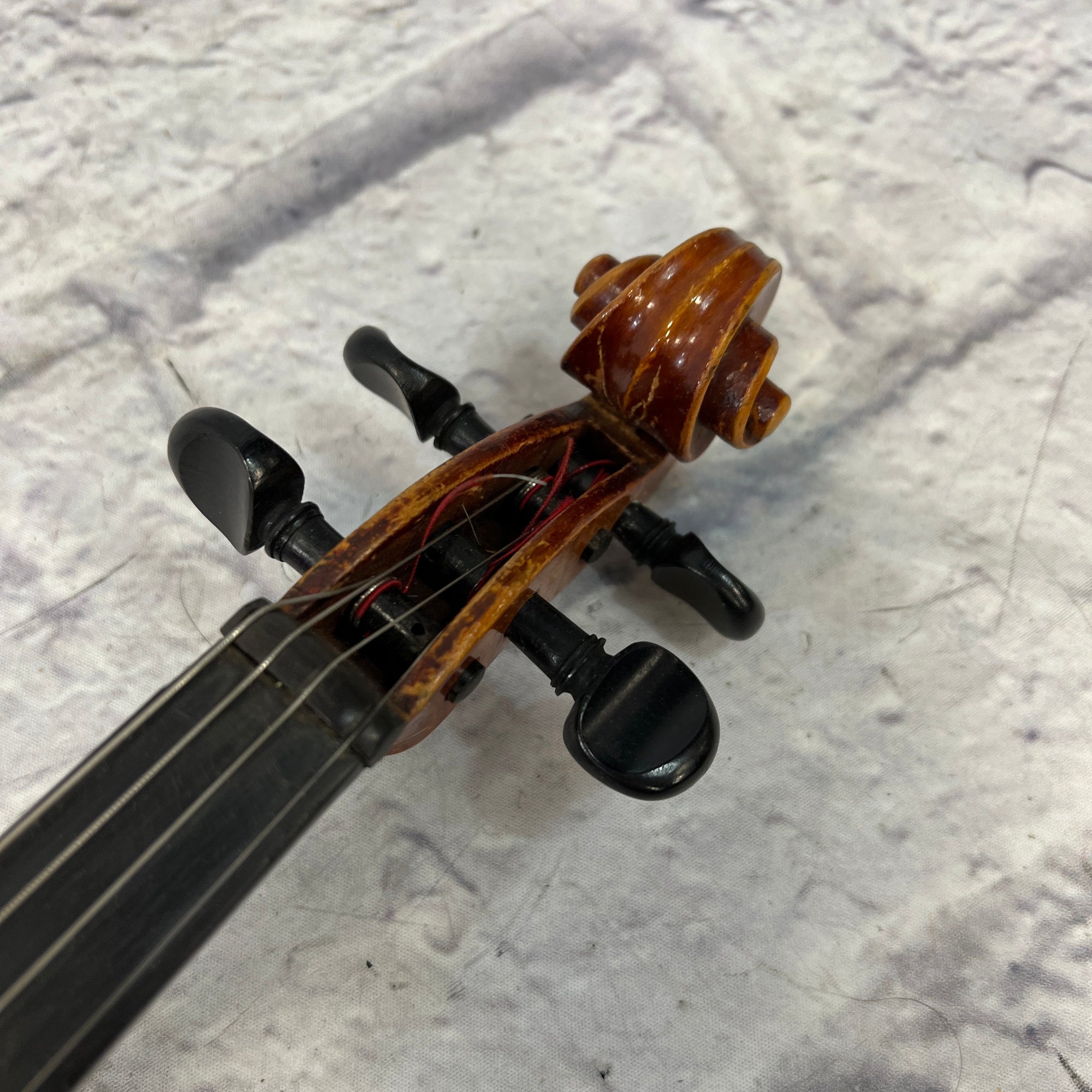 Unbranded 4/4 Violin w/Case and Bow