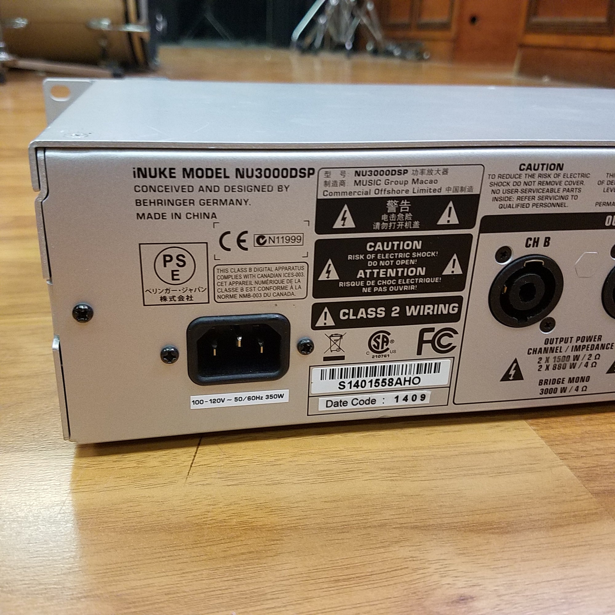 Behringer NU3000DSP Power Amp