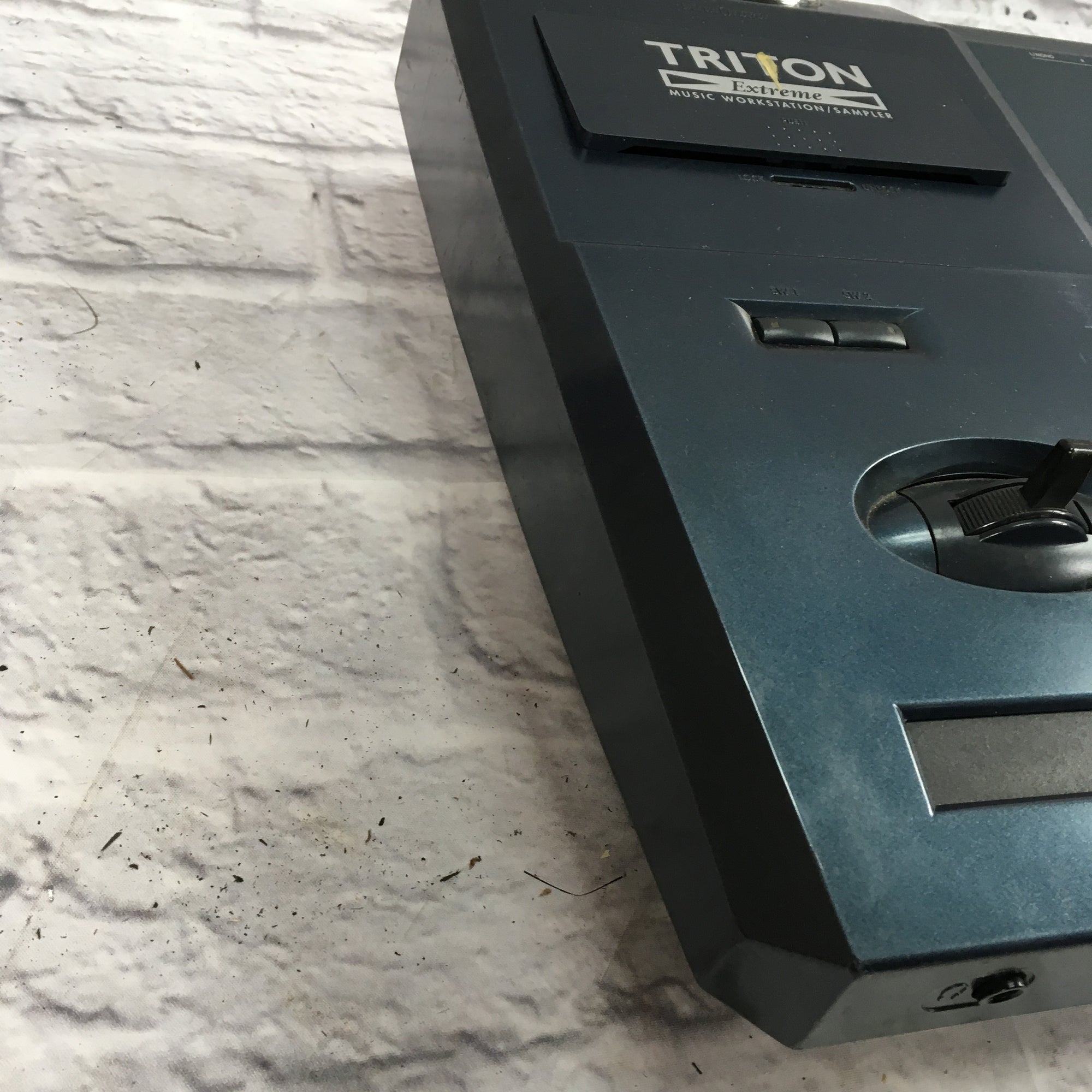 Korg Triton Extreme 61 Key Synthesizer