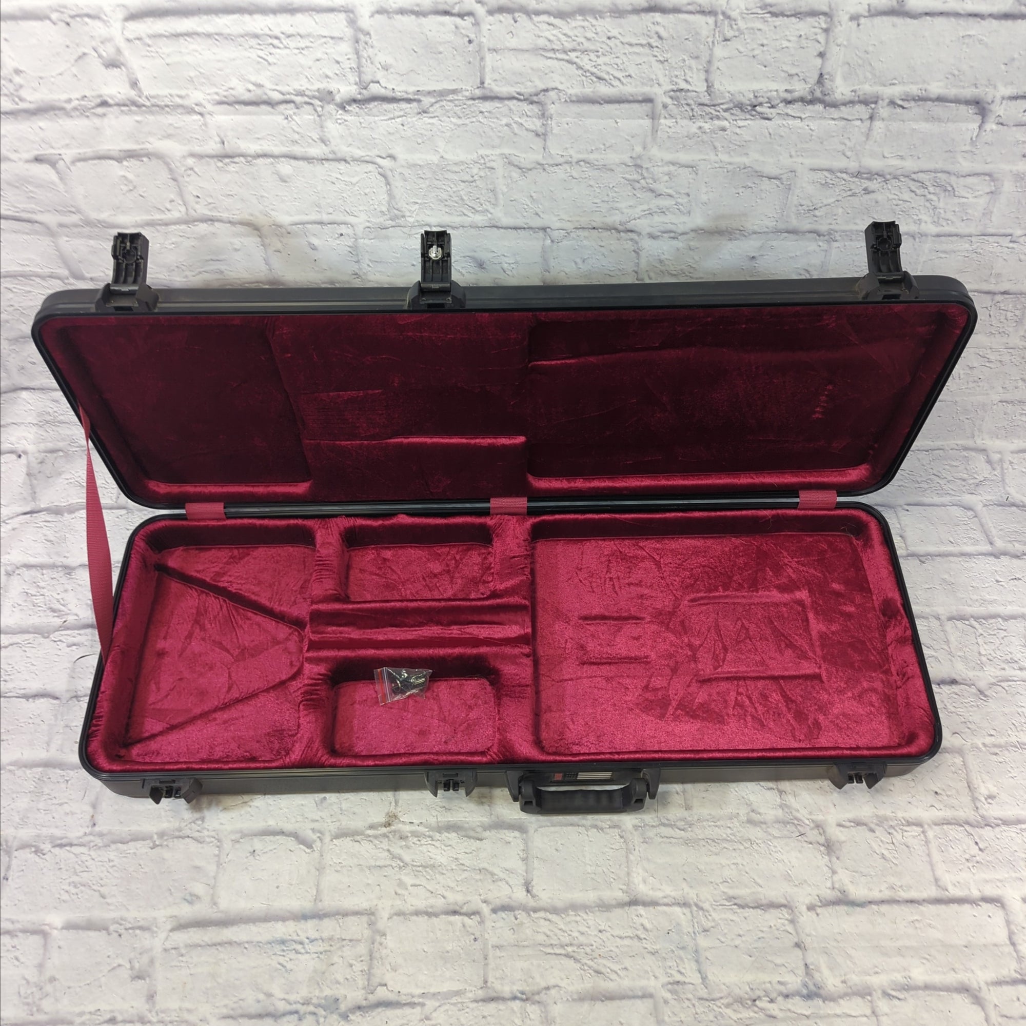 Gator Hard Shell Electric Guitar Case with TSA Latches