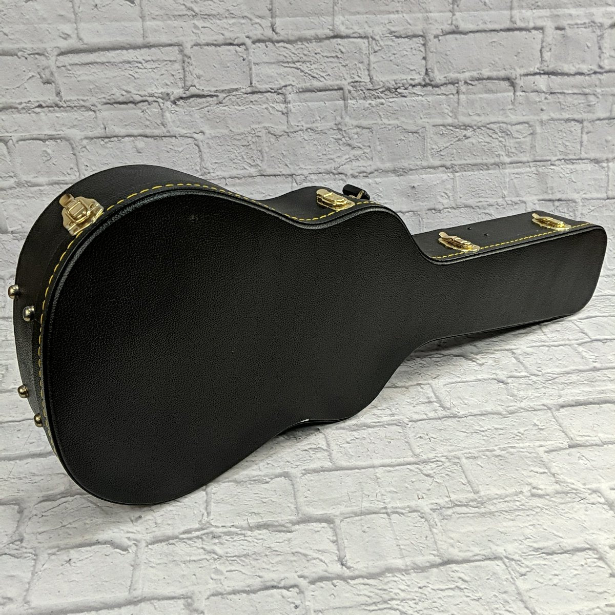 Unknown Classical Acoustic Hard Case