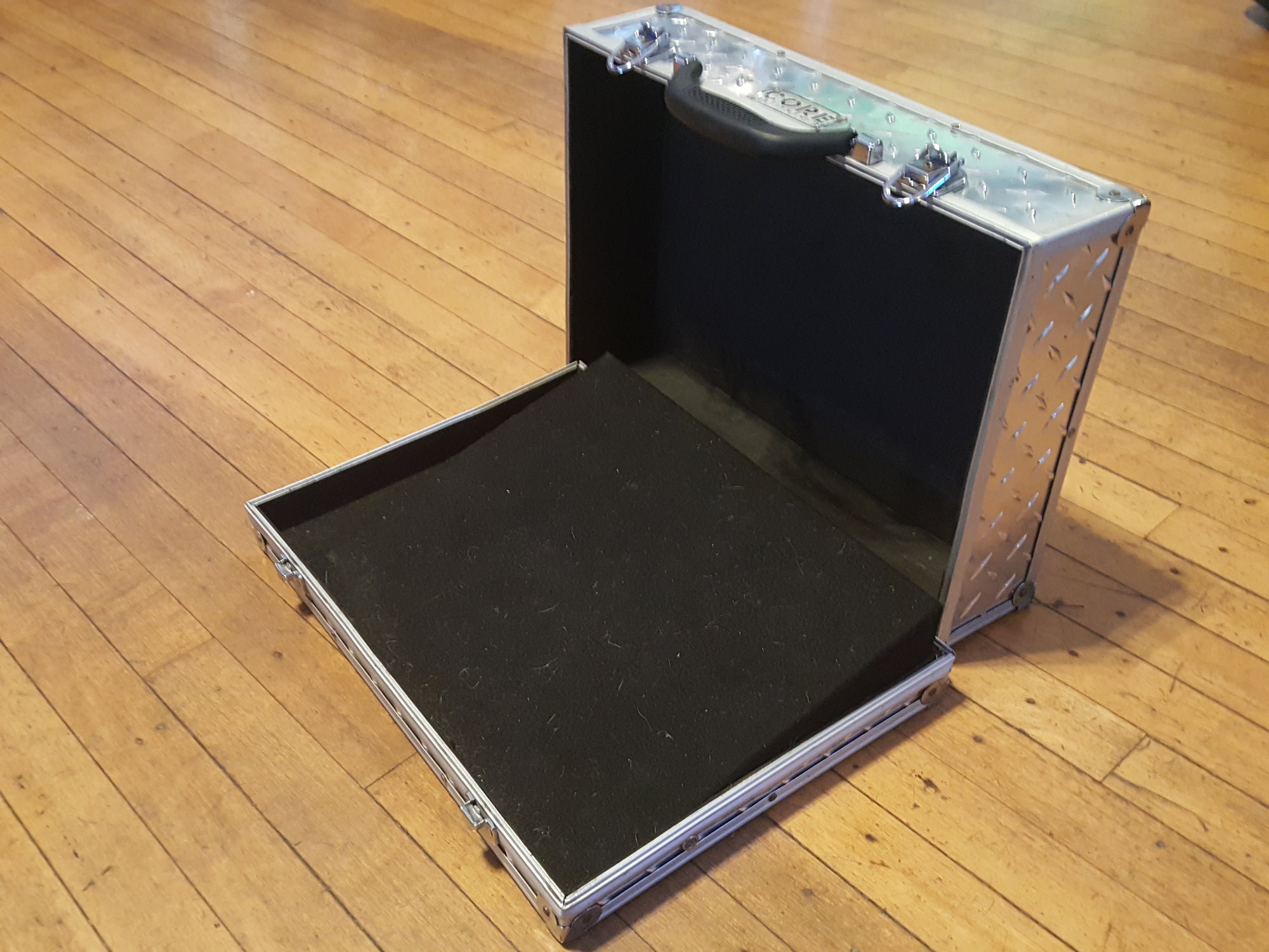 Core Equipment Diamond Plated Pedal Board