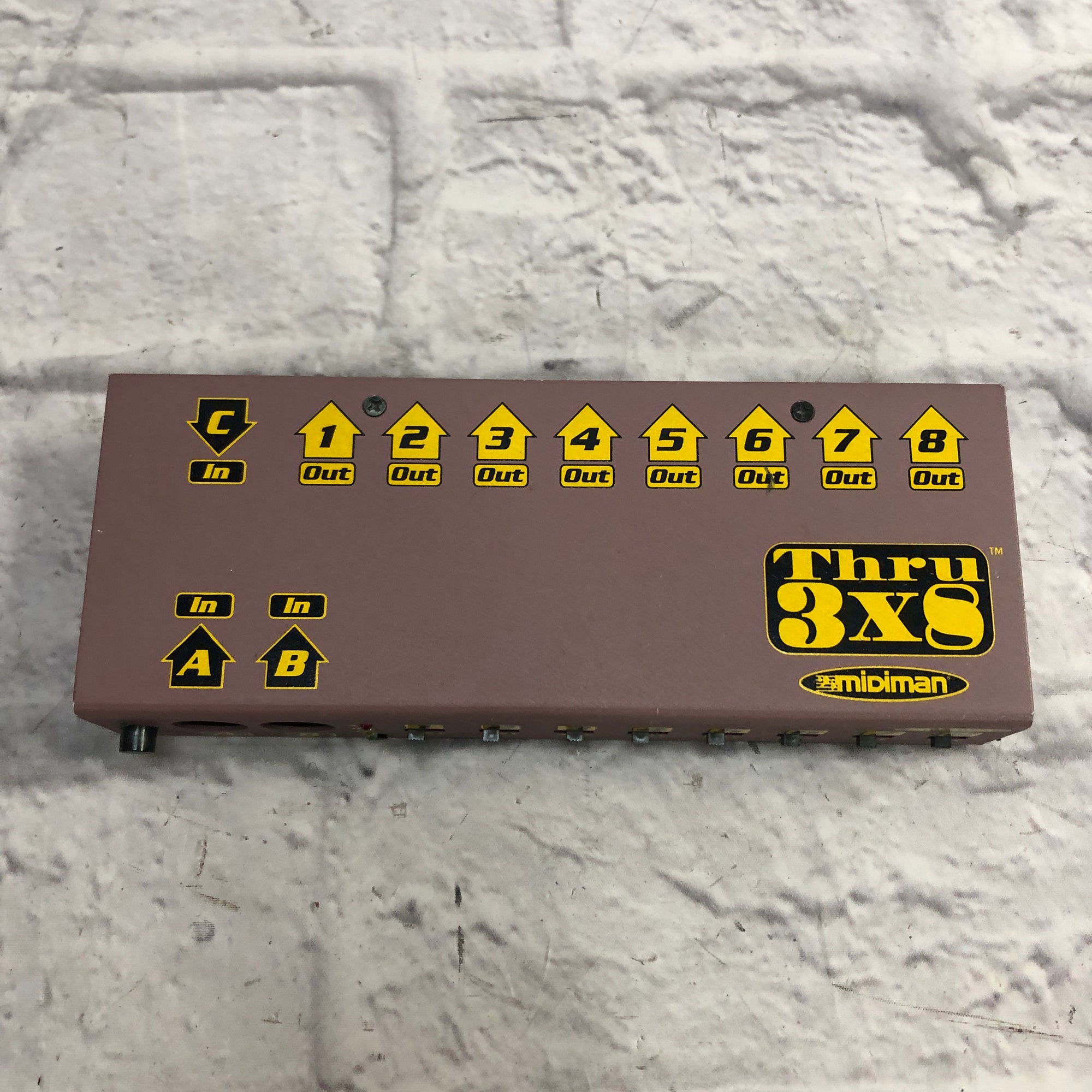 Midiman Thru 3x8  MIDI Thru Box