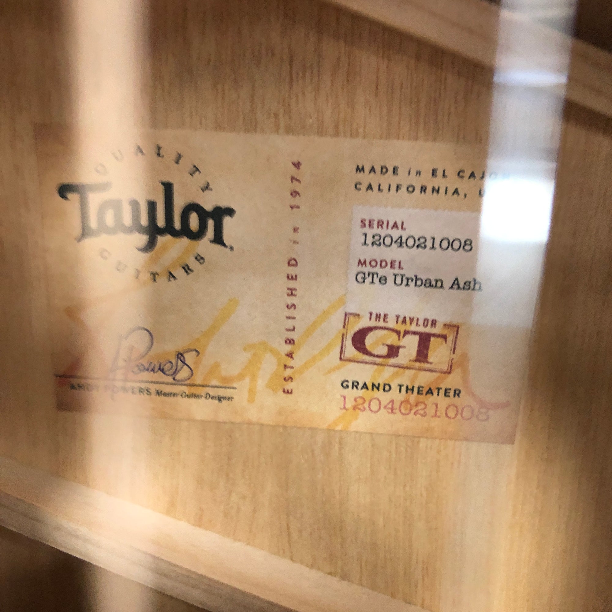 Taylor GTe Urban Ash Grand Theater Acoustic Guitar