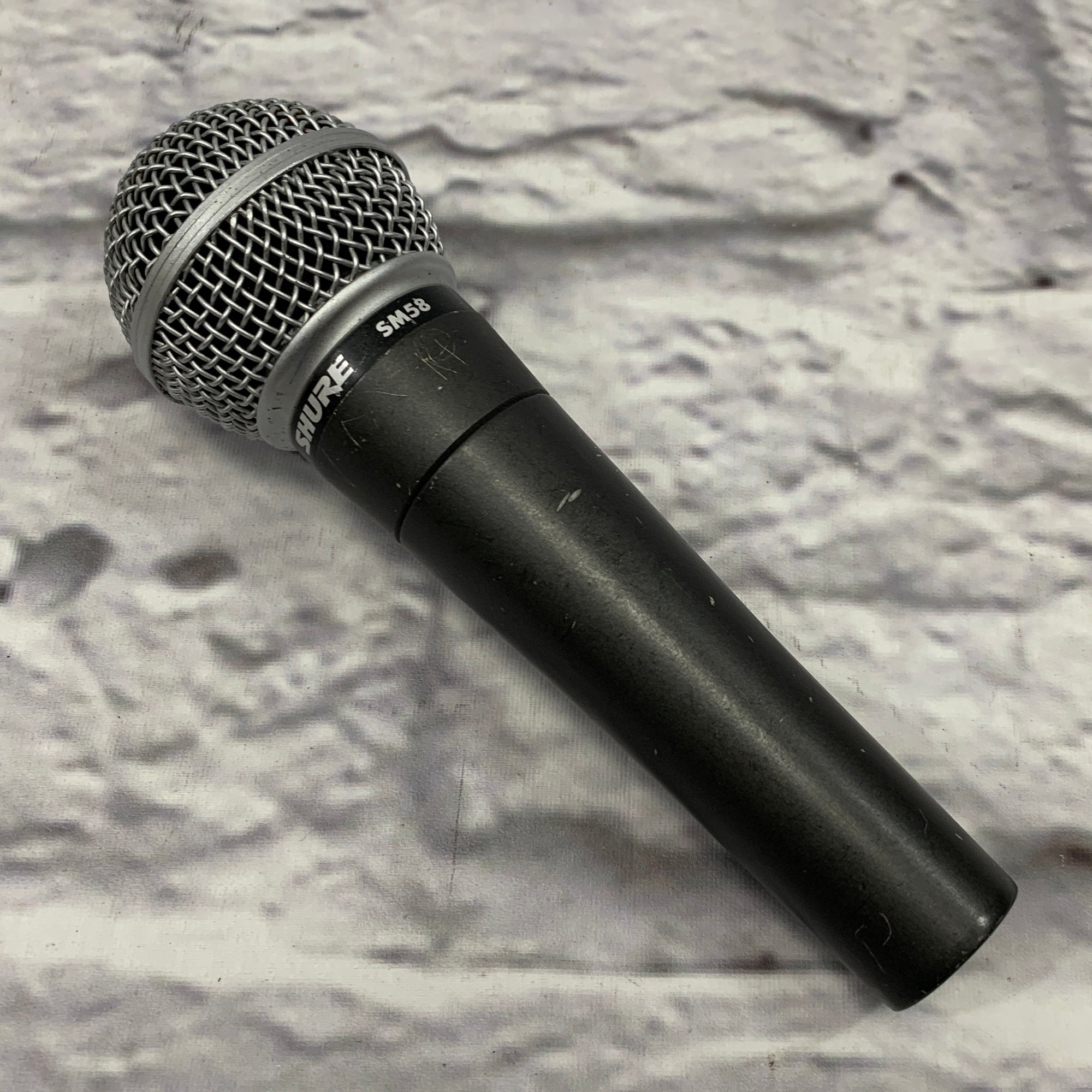 Shure SM58 Dynamic Microphone