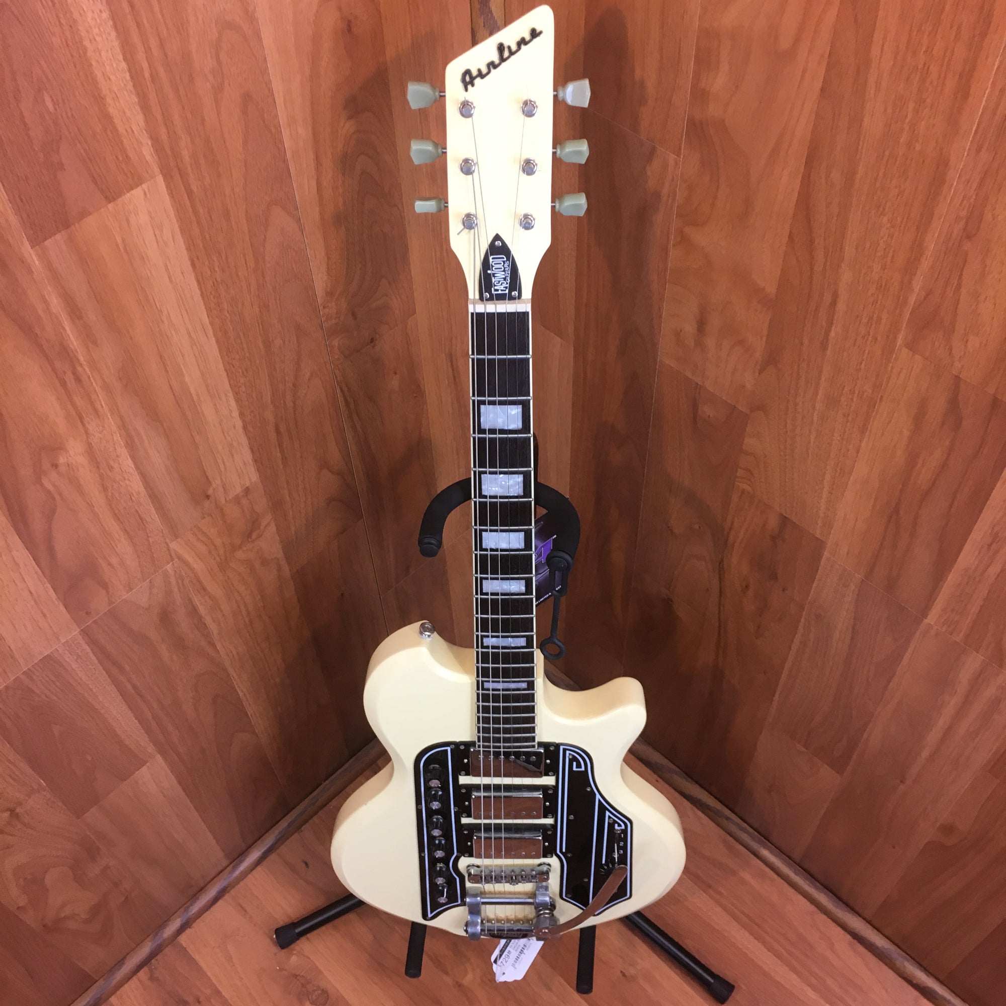 59 Town & Country Deluxe Eastwood Airline