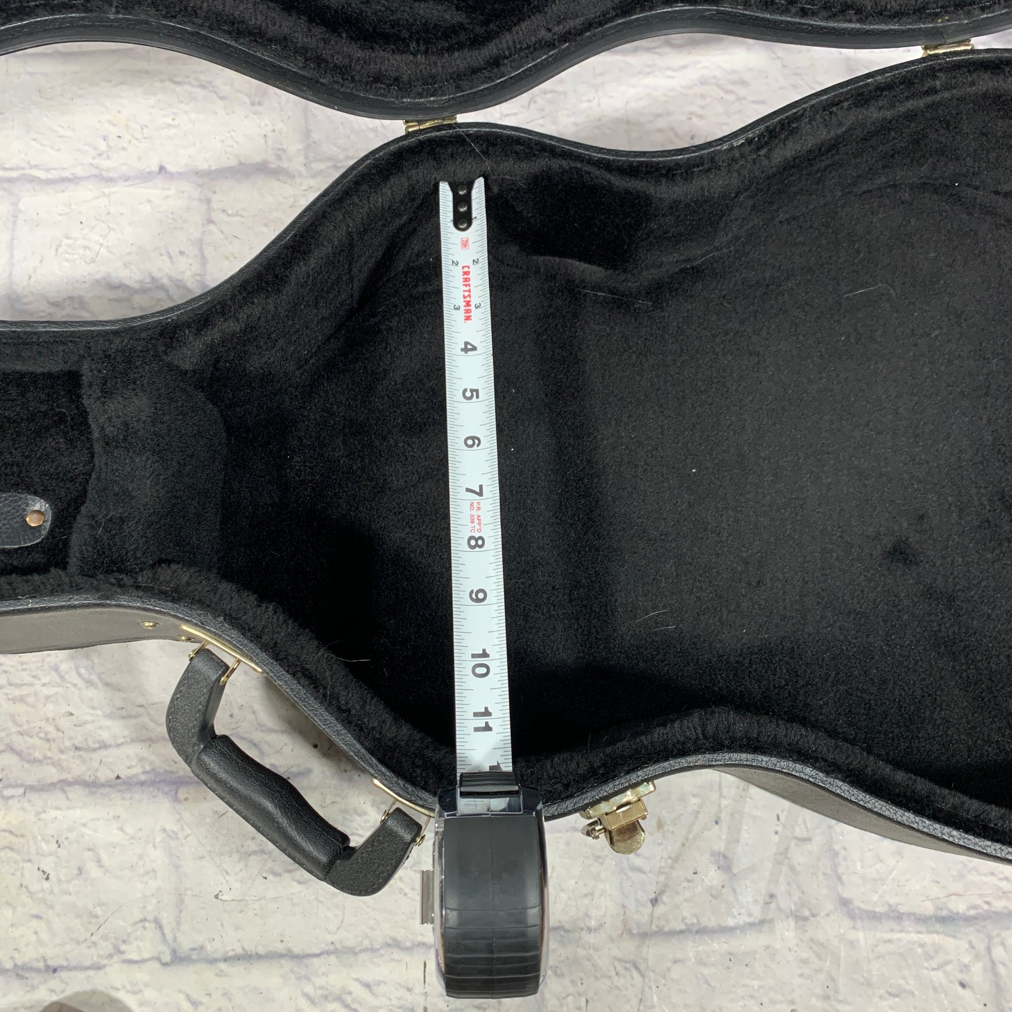 Unknown Acoustic Guitar Hard Case