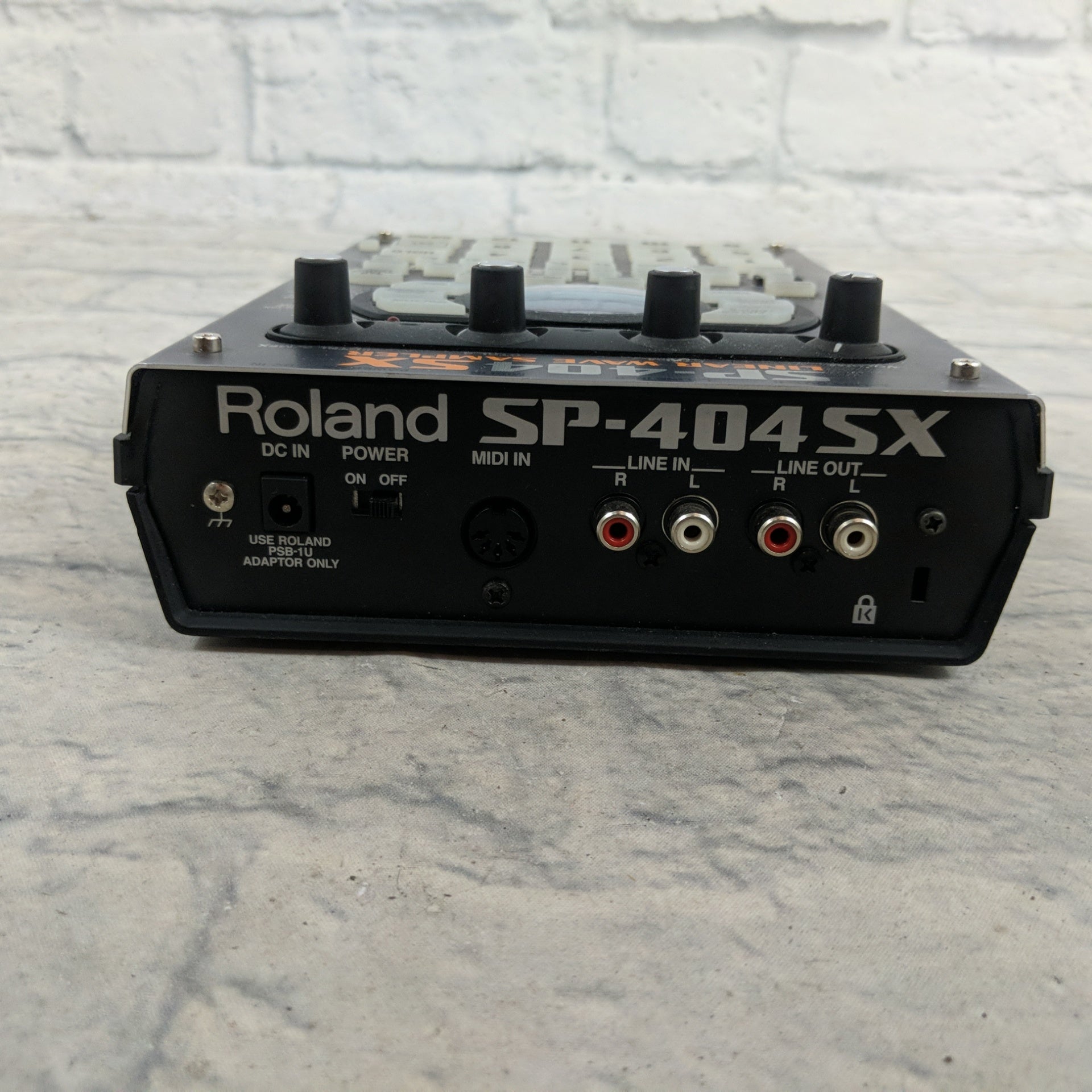 Roland SP-404 SX Linear Wave Sampler - Evolution Music