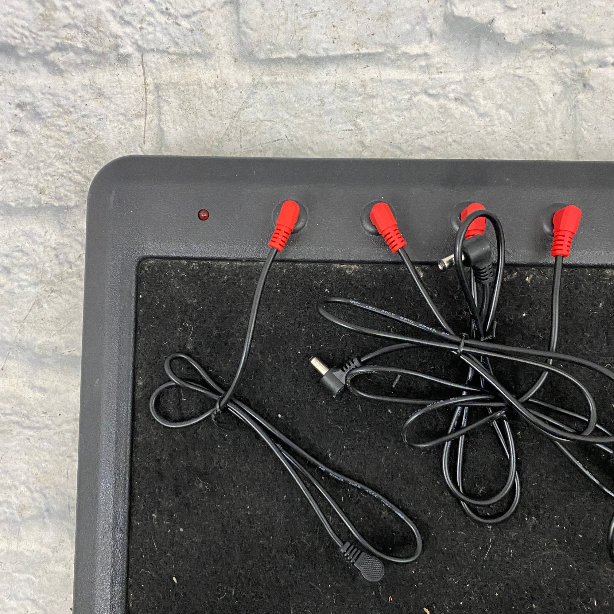 SKB PS-8 Powered Pedal Board