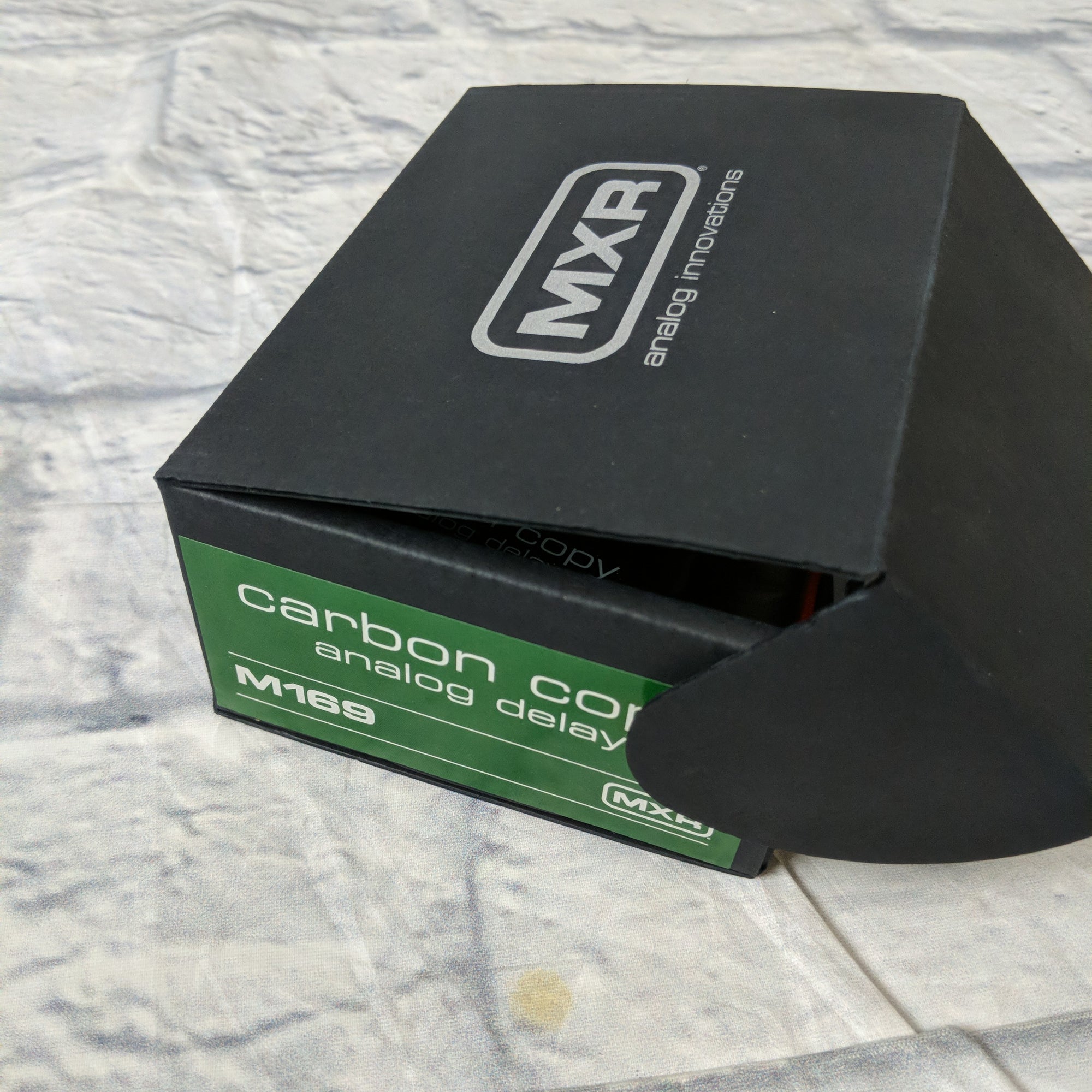 MXR Carbon copy analog delay with mod