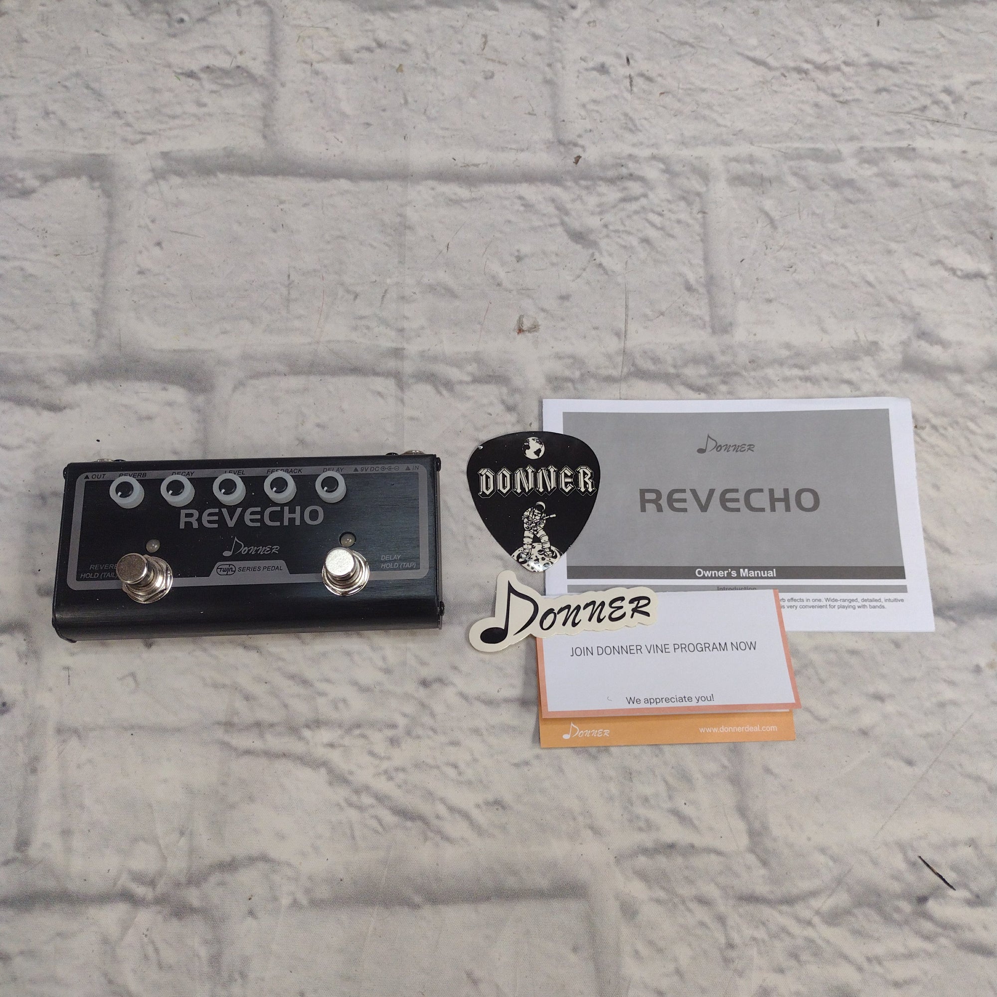Donner Revecho Twin Series Reverb Delay Pedal