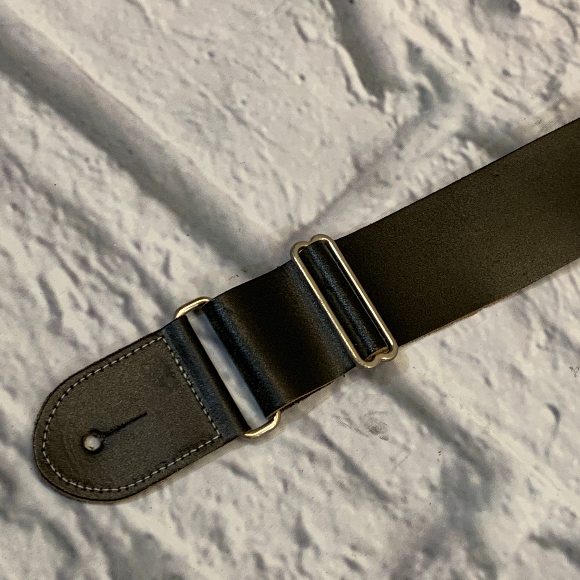 Unknown 2" Leather/Snake Print Guitar Strap