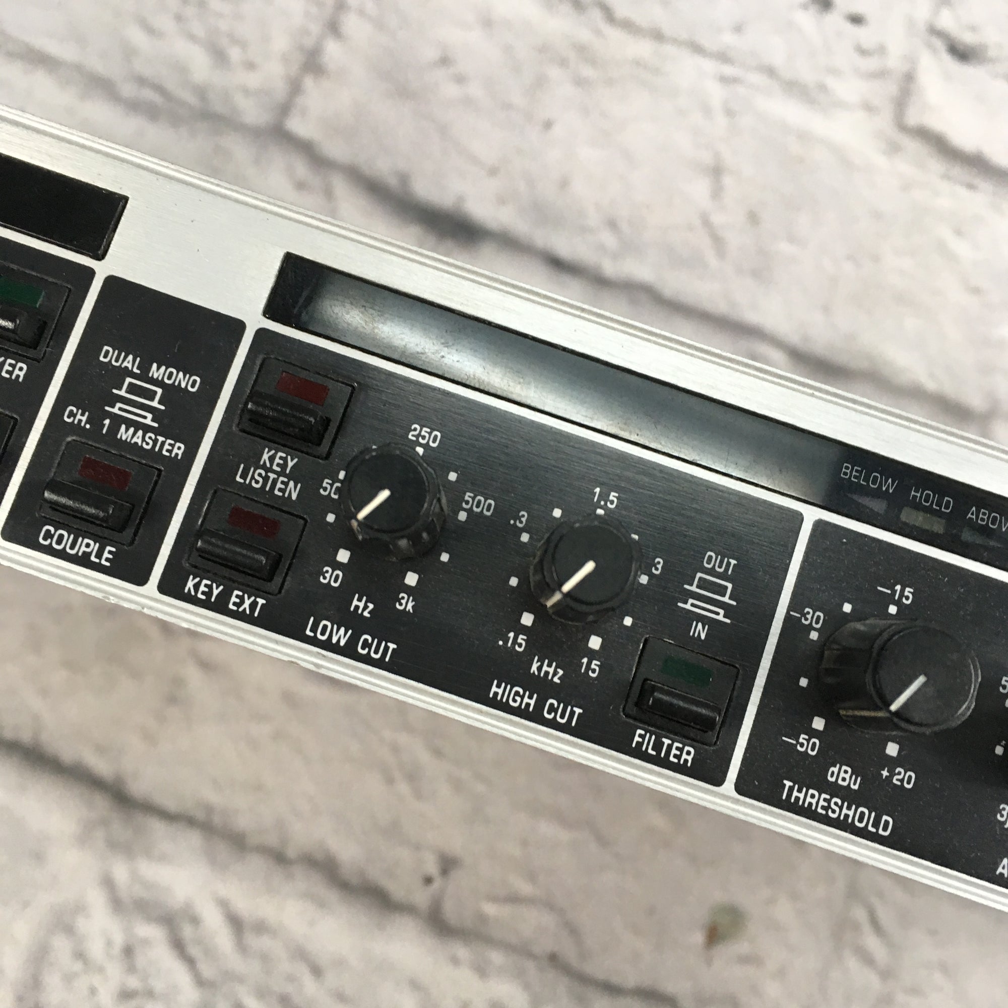 Behringer XR 2000 Intelligate