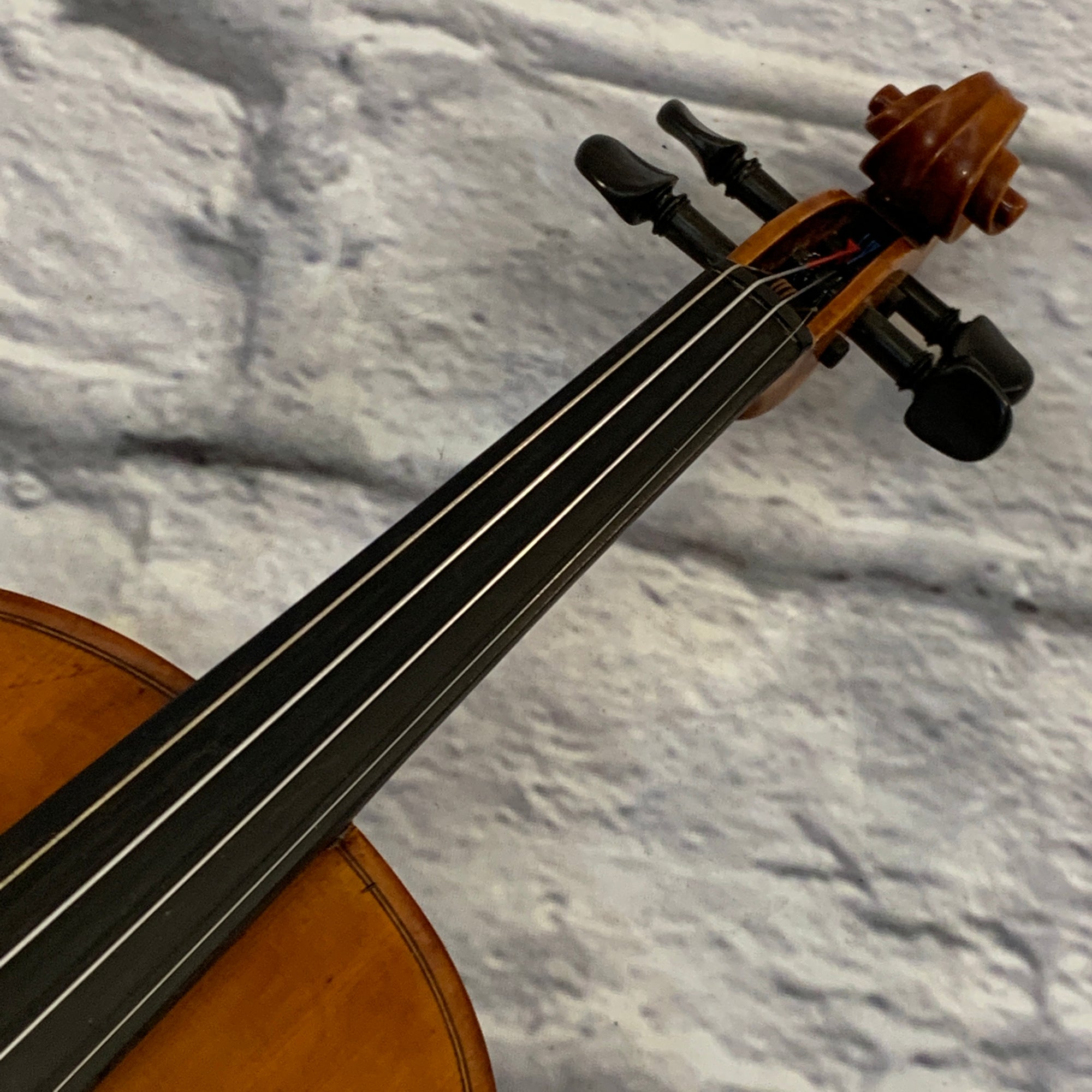 Carlo Testore me fecit Cremona del Anno Violin w/ Case