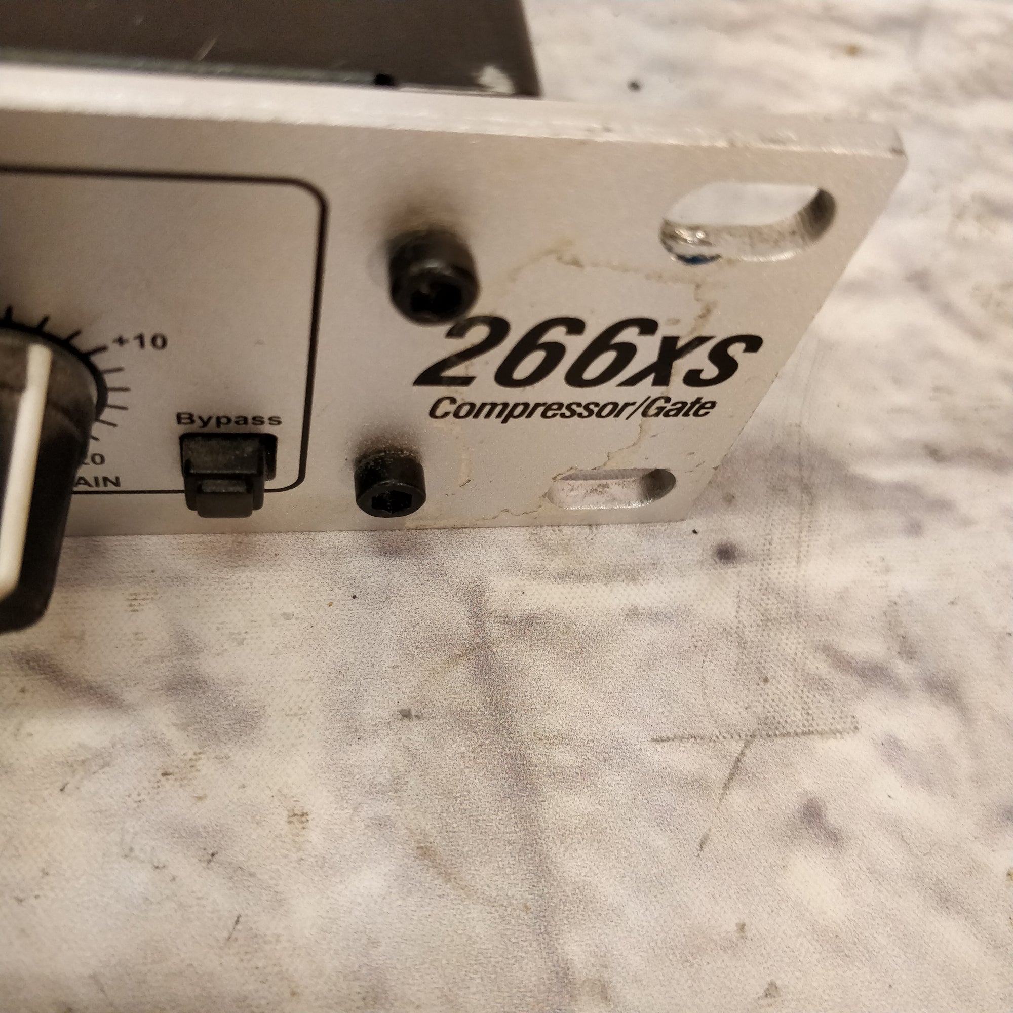 DBX 266xs Stereo Compressor Limiter & Noise Gate Dynamics Processor